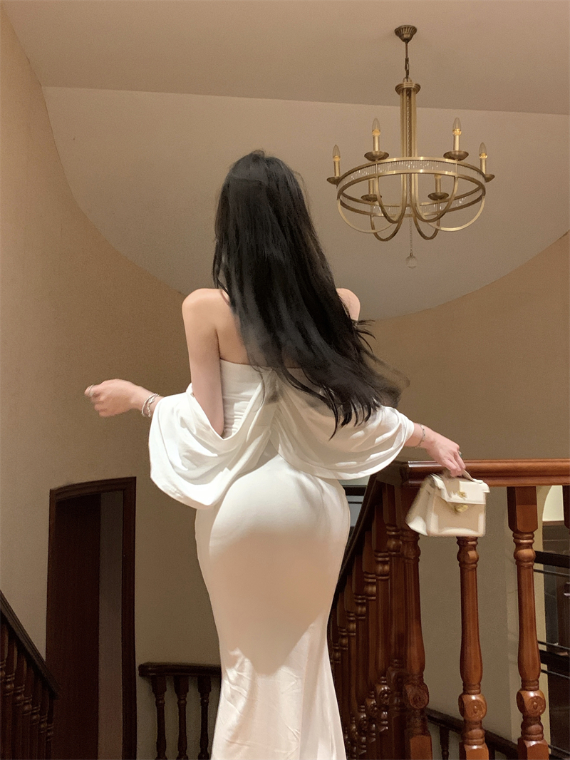 Đầm Dài Trắng Trễ Vai Quyến Rũ_thumbnail_5