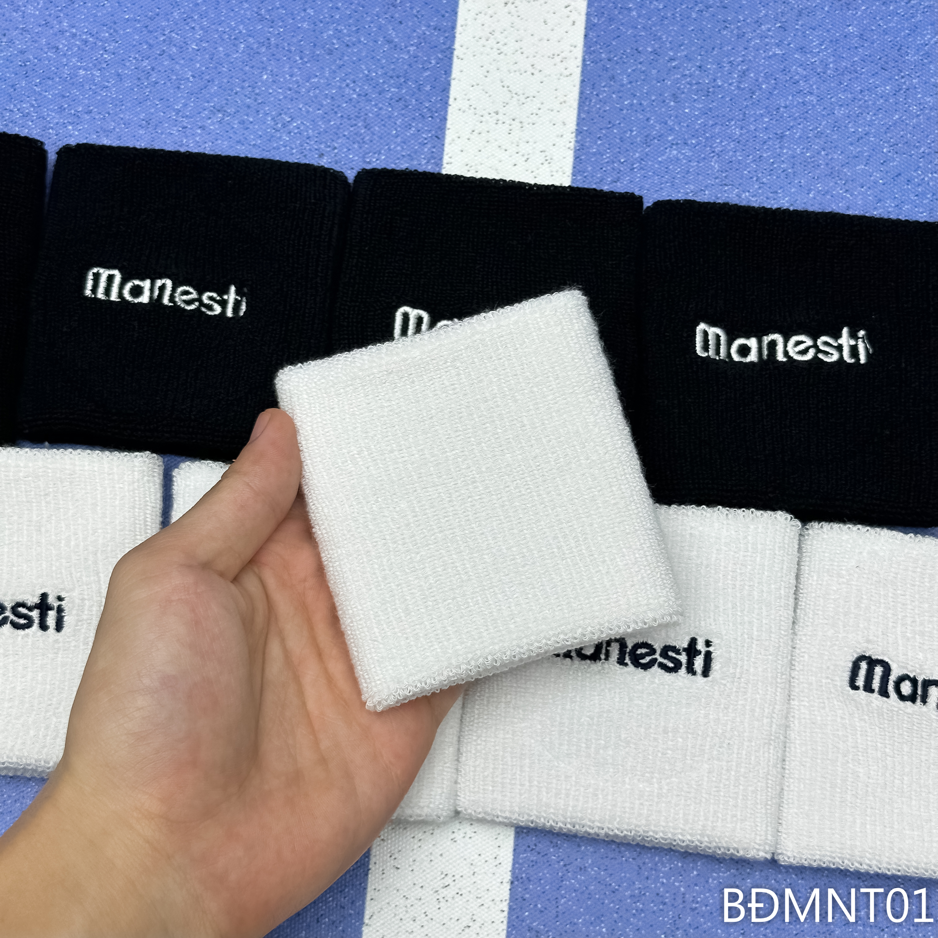 BĂNG ĐÔ MANESTI THUN ĐEO TAY_thumbnail_3