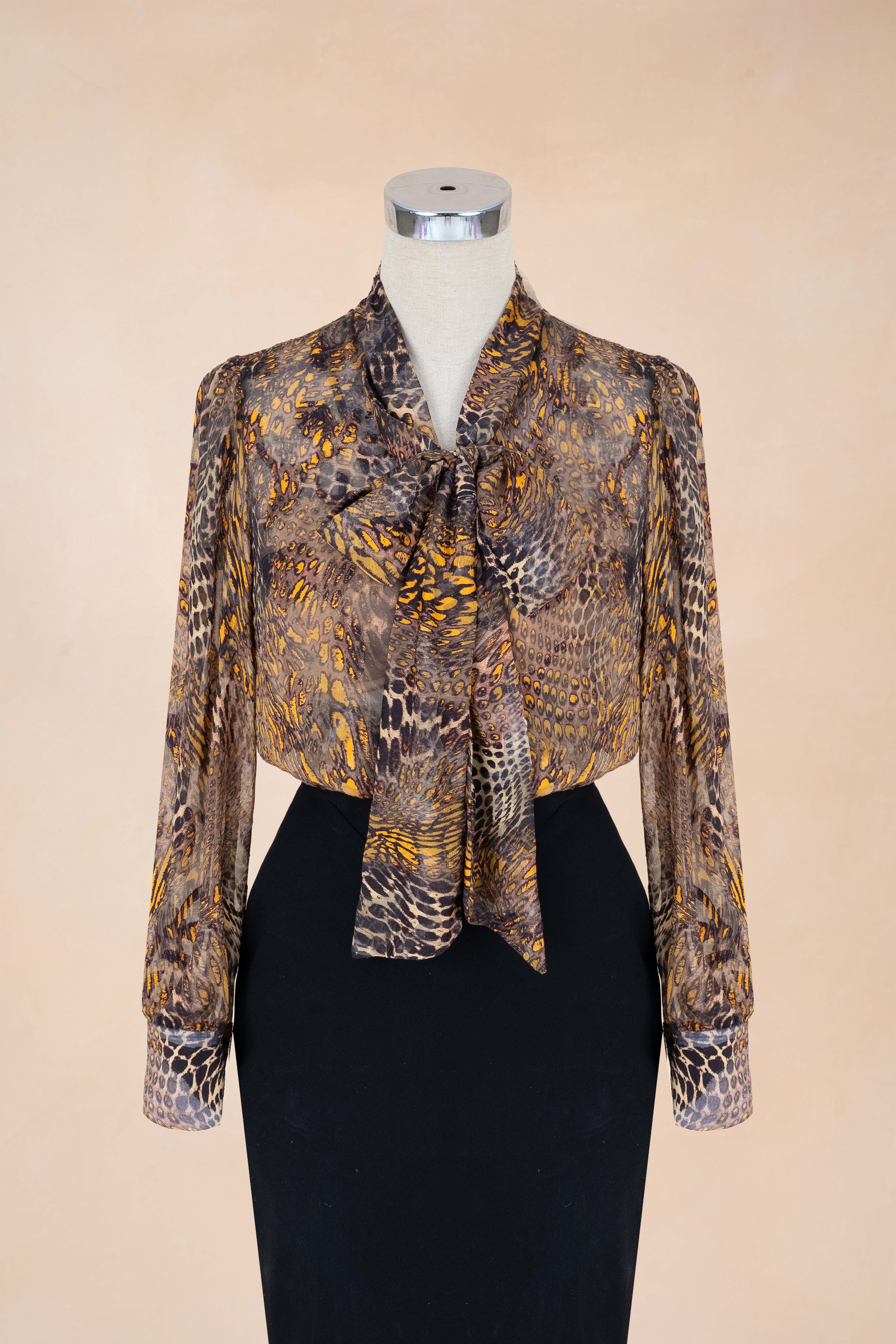 Áo Hoạ Tiết Nơ Cổ