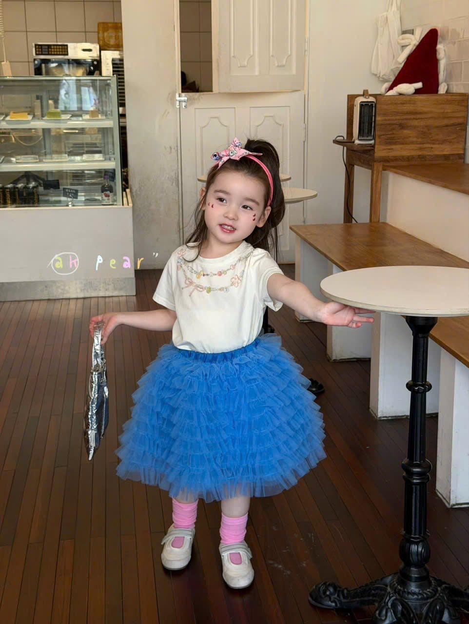 AK04 - Áo thun cộc tay cổ có hoạ tiết hãng AK