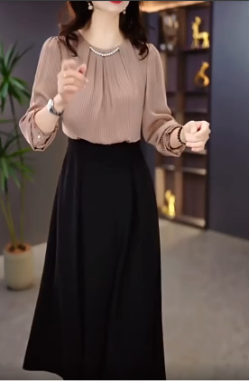 18260-Đàm xòe dài tay phối 2 màu cổ tròn kết viền hạt ( lụa. lót)