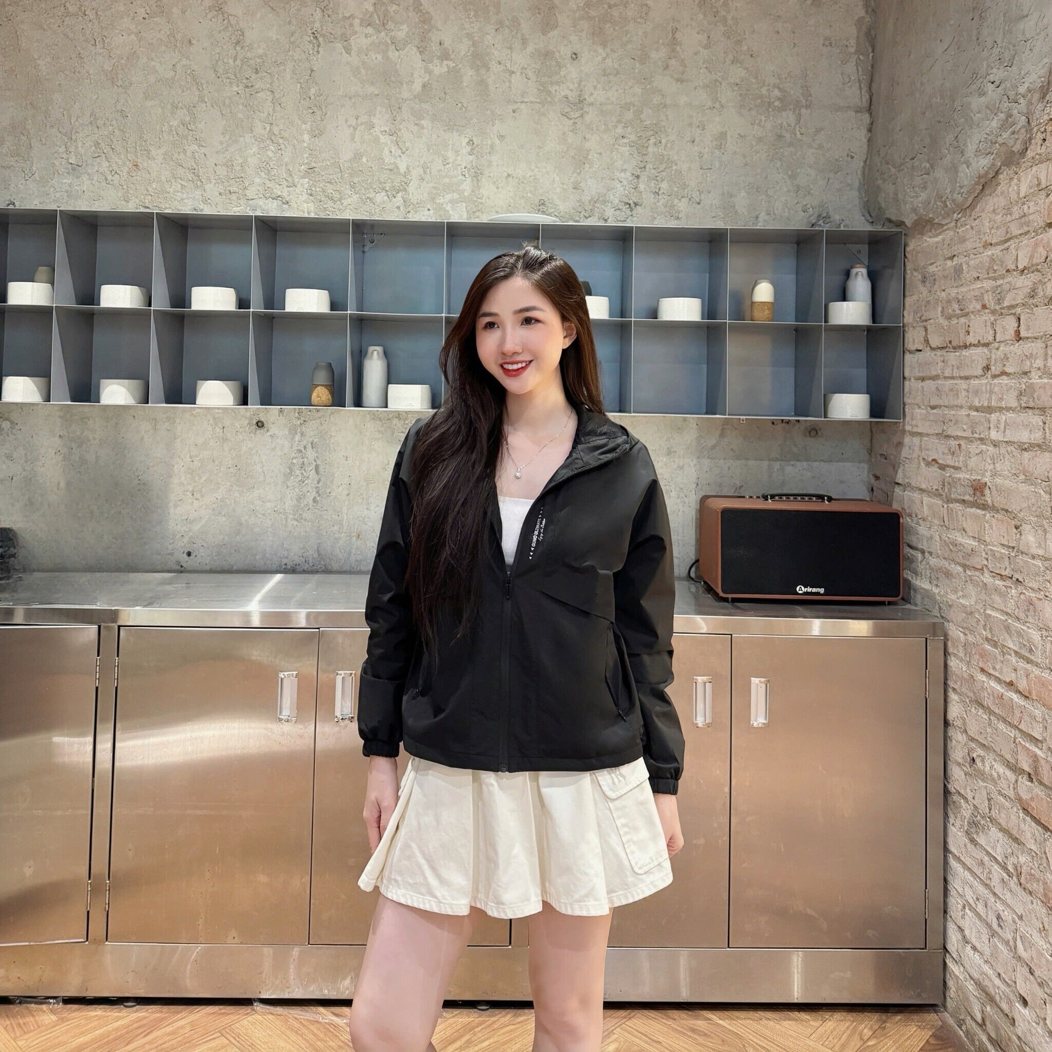 25AG159-Áo khoác gió NỮ GUNO 2 lớp lót lưới nắp chéo 010326_thumbnail_2