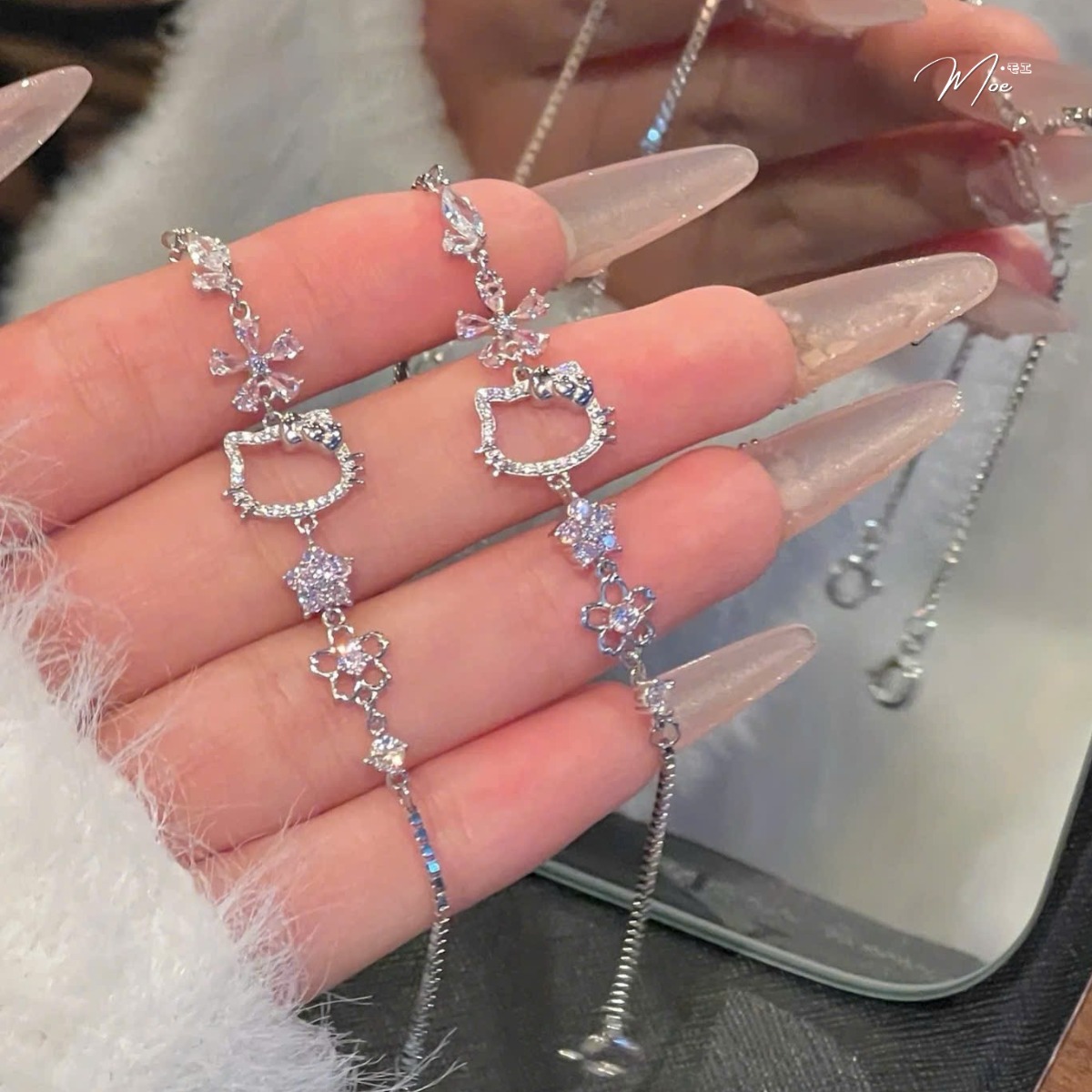 LT631 - Lắc tay Hello Kitty hoa đá pha lê (trắng/hồng)_thumbnail_3