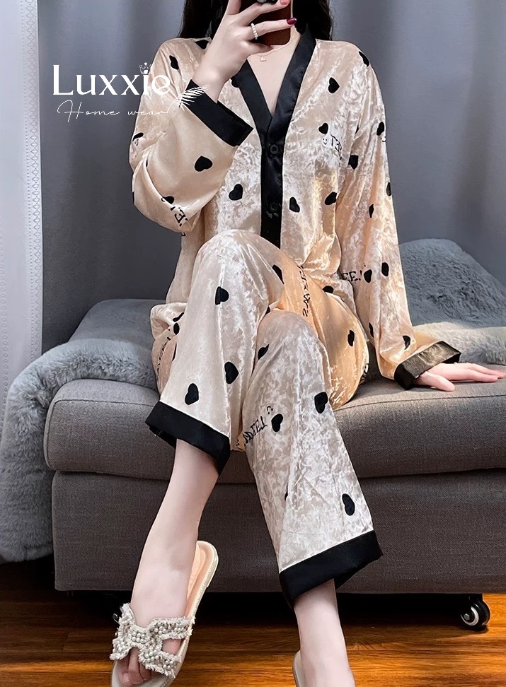 NHUNG04 Bộ ngủ nhung vàng họa tiết trái tim kiểu dáng kimono
