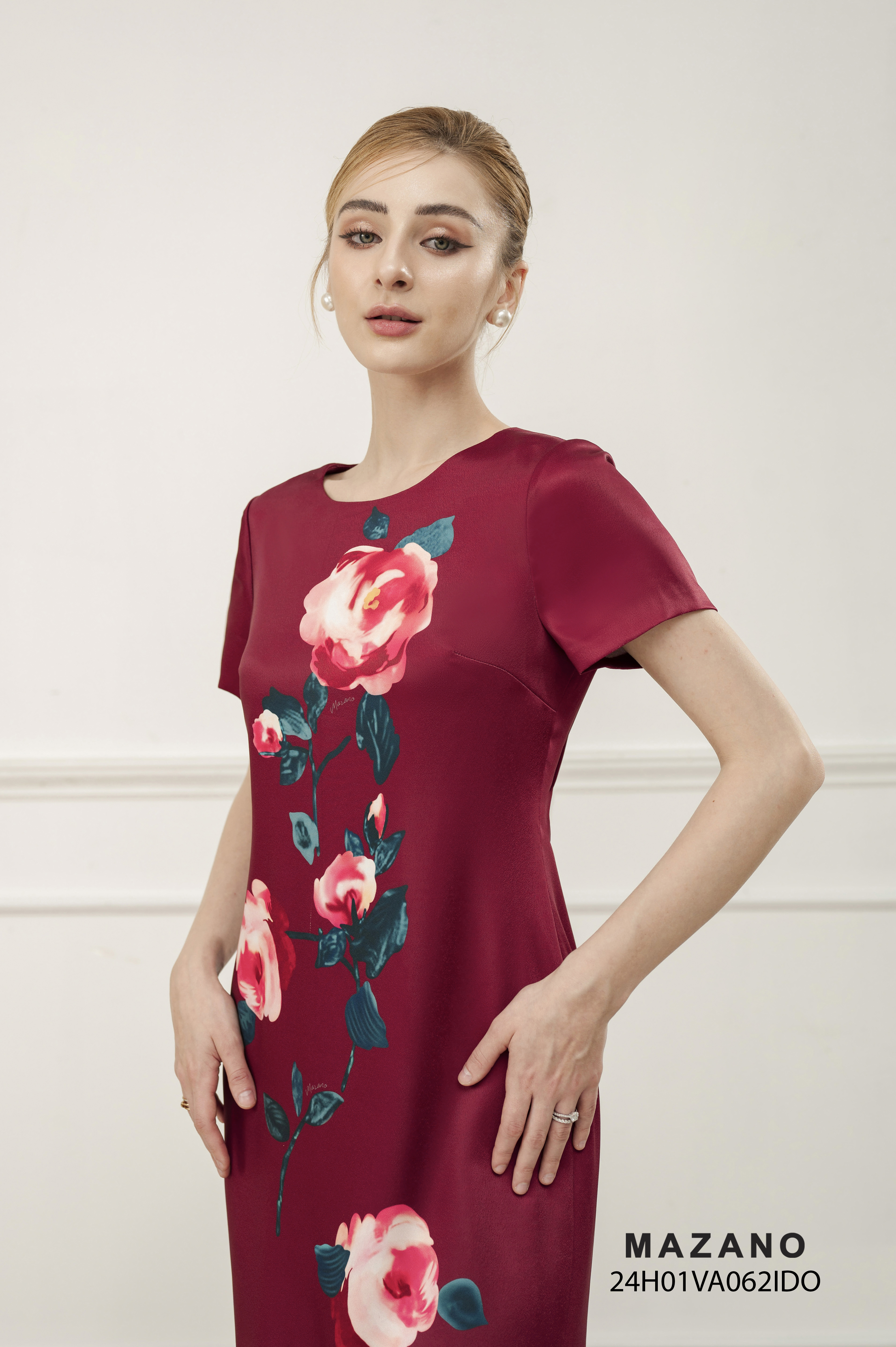 Váy Đầm Suông Vải lụa dày dặn Họa tiết hoa hồng cách điệu Cổ tròn vừa Tay ngắn dài đến gối_thumbnail_4