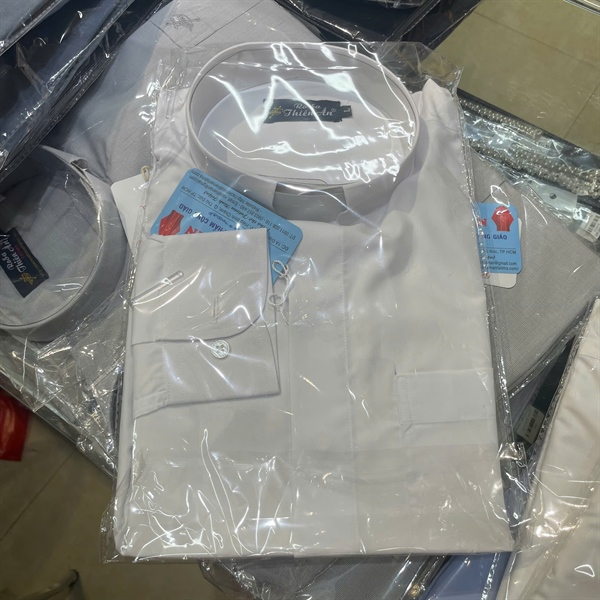 áo sơ mi trắng dài tay ROSA size L