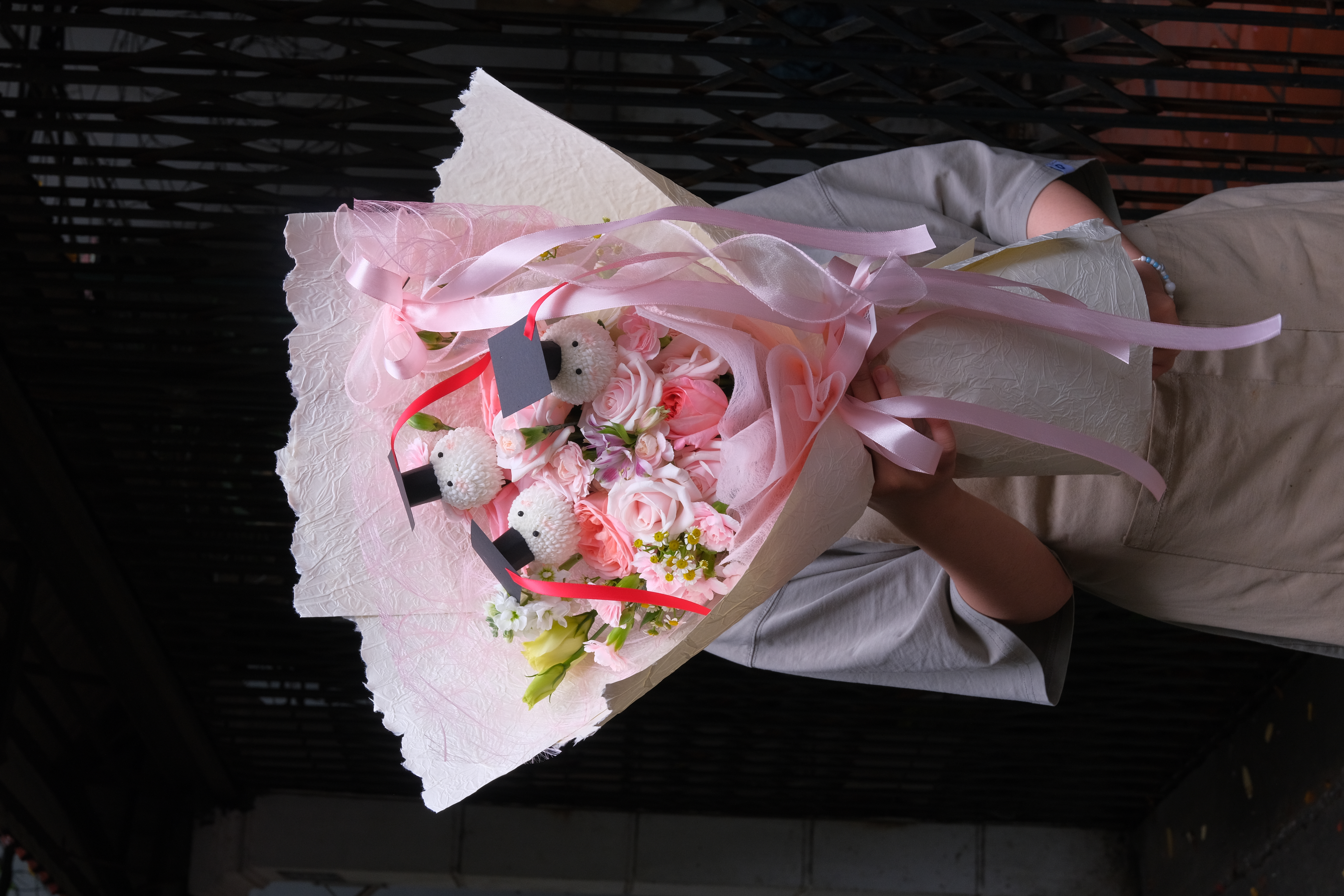 Bó hoa tốt nghiệp Cúc ping pong tone Xanh/ Hồng_thumbnail_4