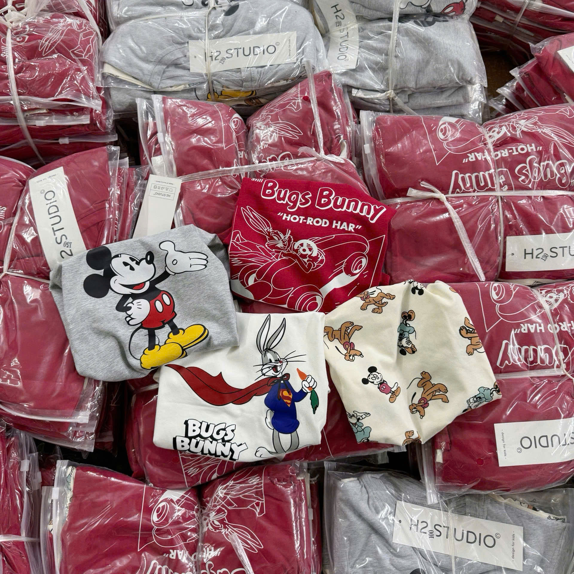 A76 SET 4 ÁO CỘC TAY MICKEY VÀ THỎ BUGS BUNNY- A106.222