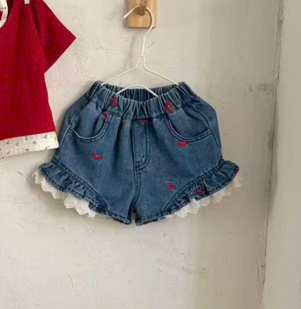 (E211) Quần sooc bò gấu ren trắng hãng HMX