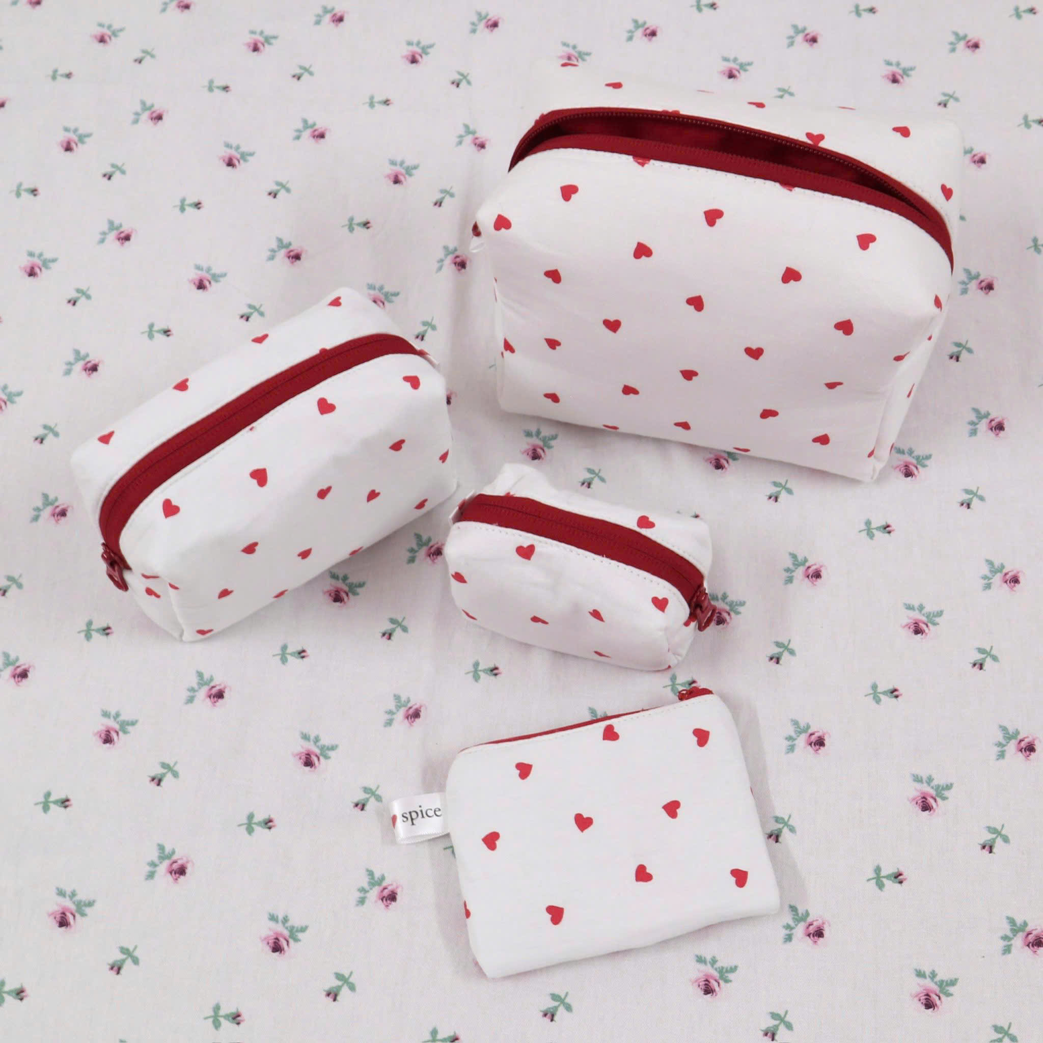POUCH IN RED HEARTS
