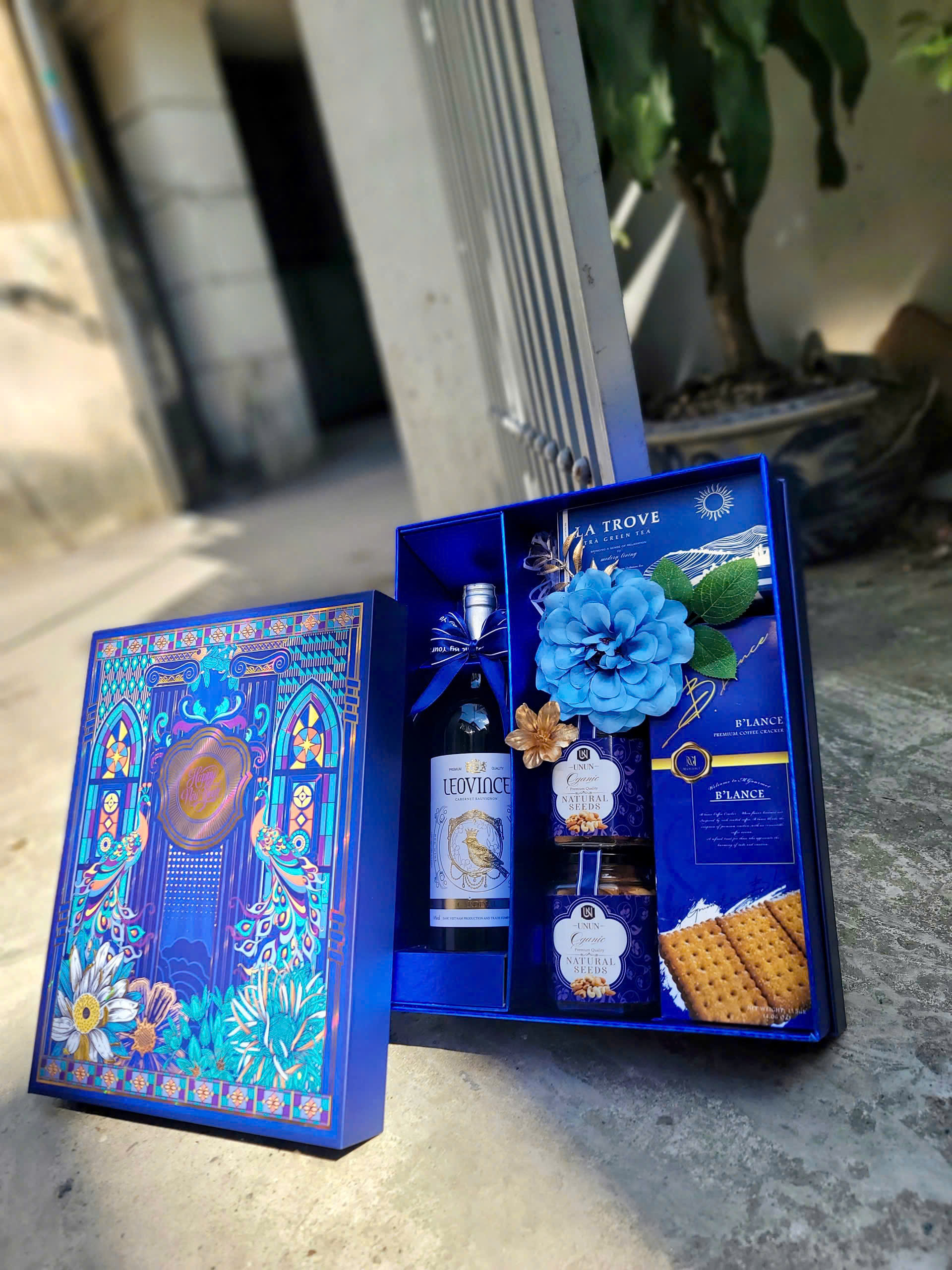 Hộp quà cứng cao cấp_thumbnail_1