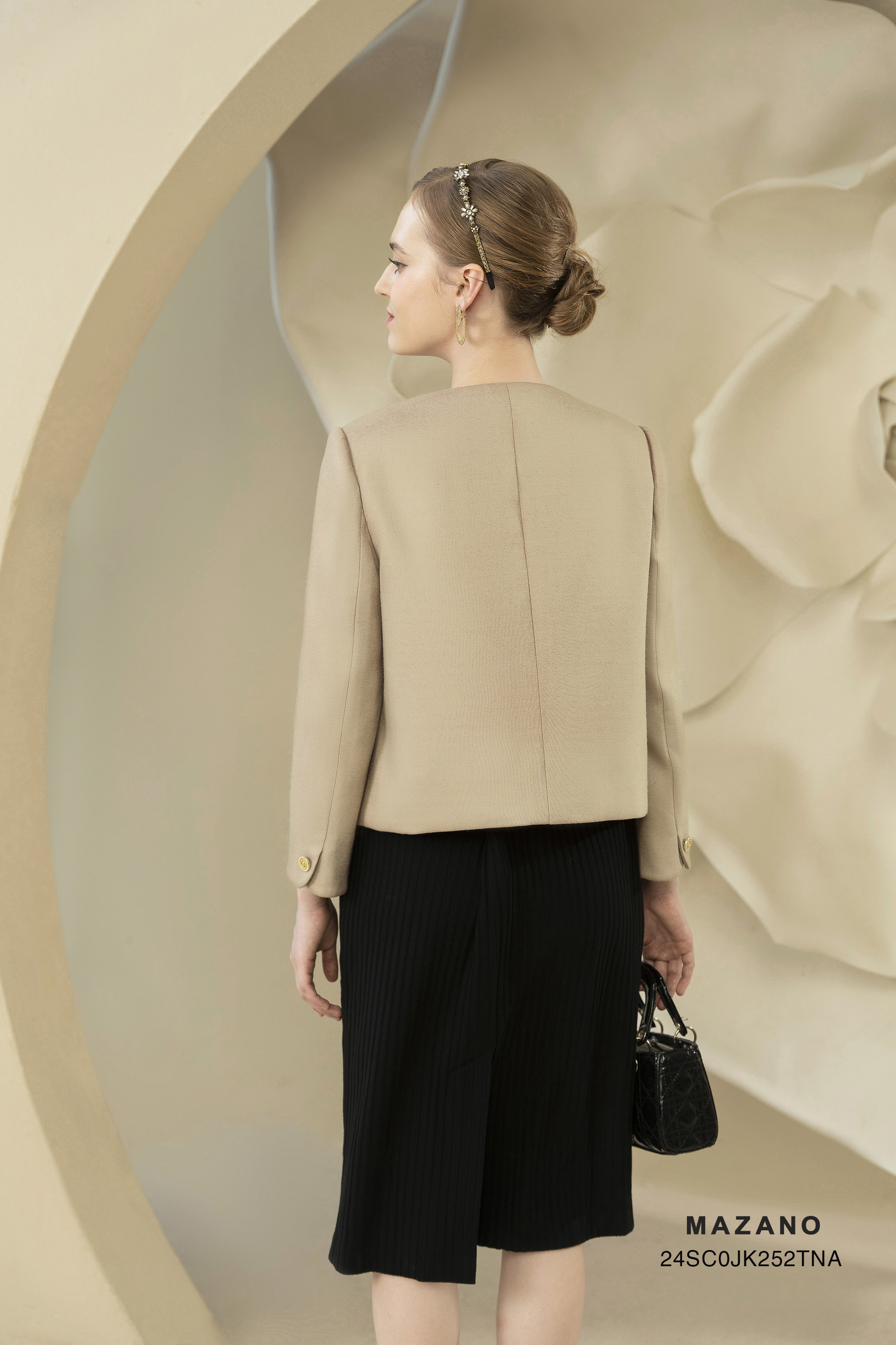 Áo khoác suông ngắn Vải thô dày nhập khẩu Đính trang trí hoa cuốn Cổ tròn cách điệu Tay dài Dài qua eo_thumbnail_3