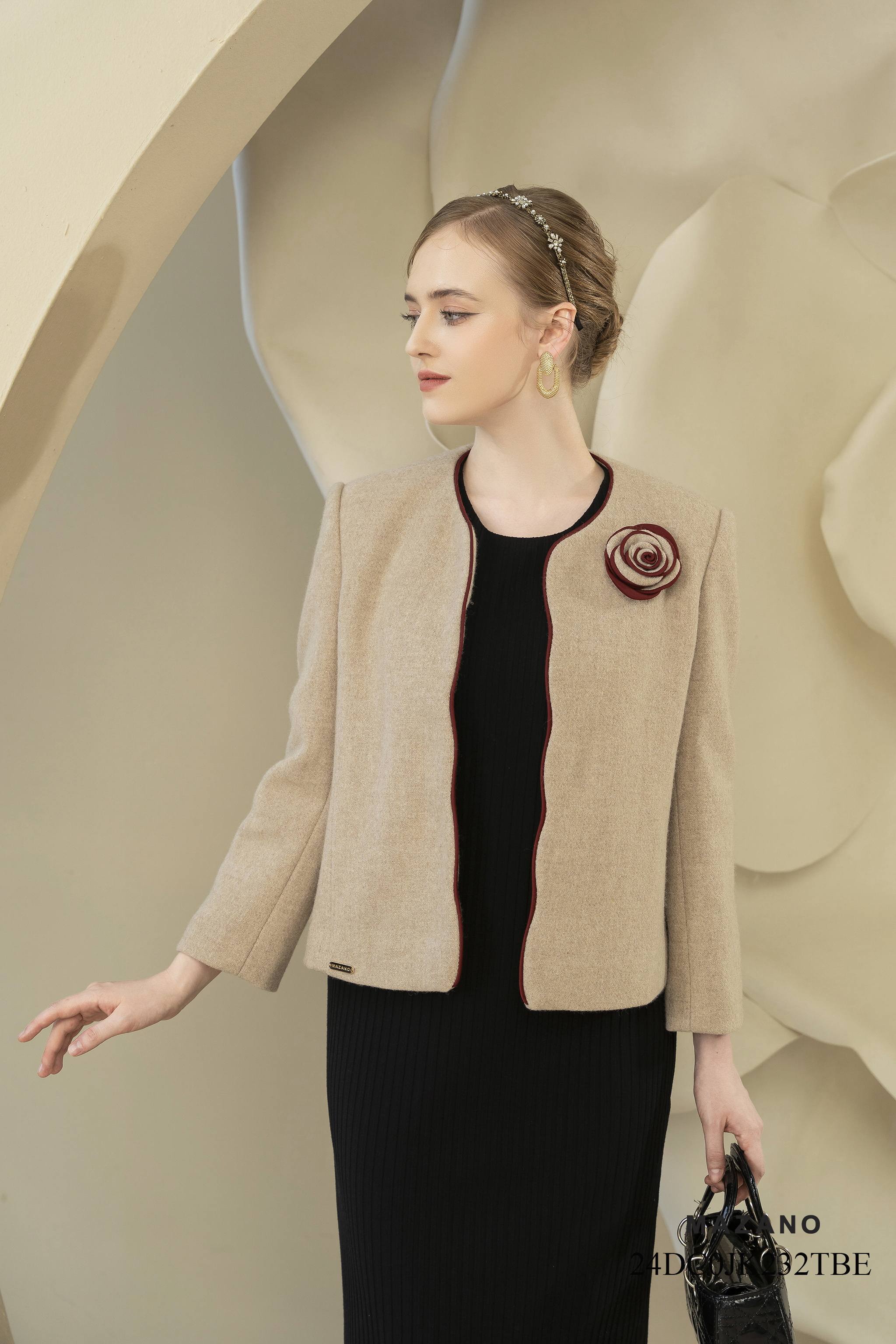 Áo khoác ngắn Suông Vải dạ lông cừu Họa Đính hoa trang trí Dài dưới eo