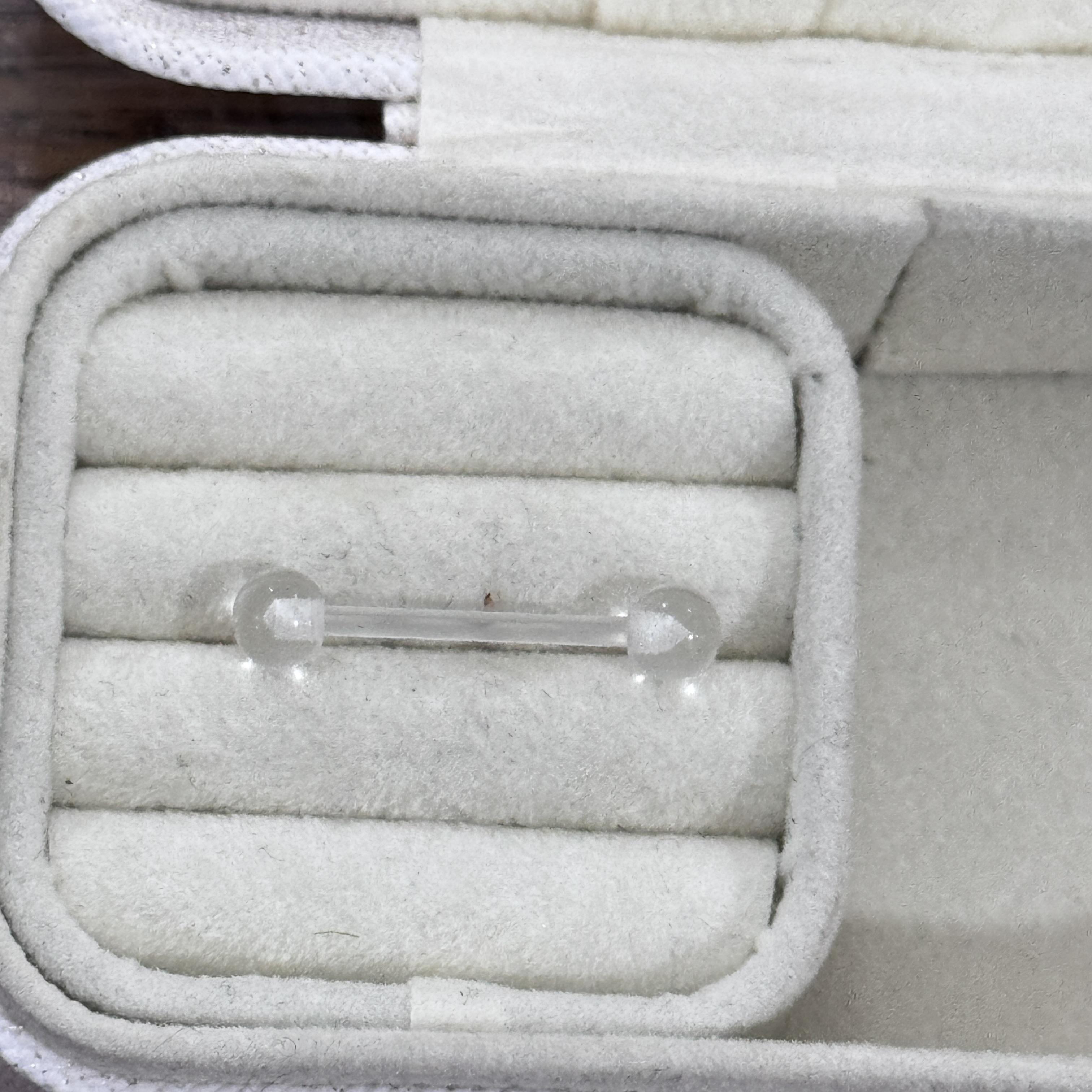 Lưỡi trong suốt size 12.