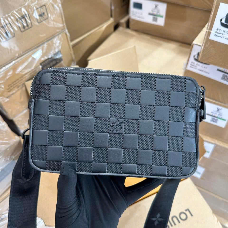 úi đeo chéo nam Louis Vuitton Alpha Wearable phiên bản Damier Infini Black_thumbnail_2