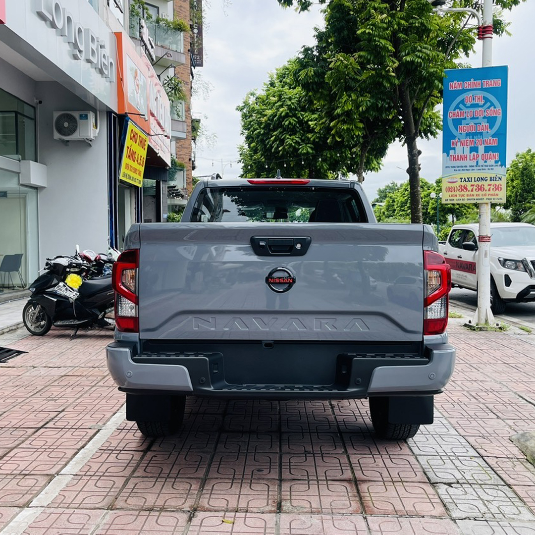 Nissan Navara PRO-4X_thumbnail_5