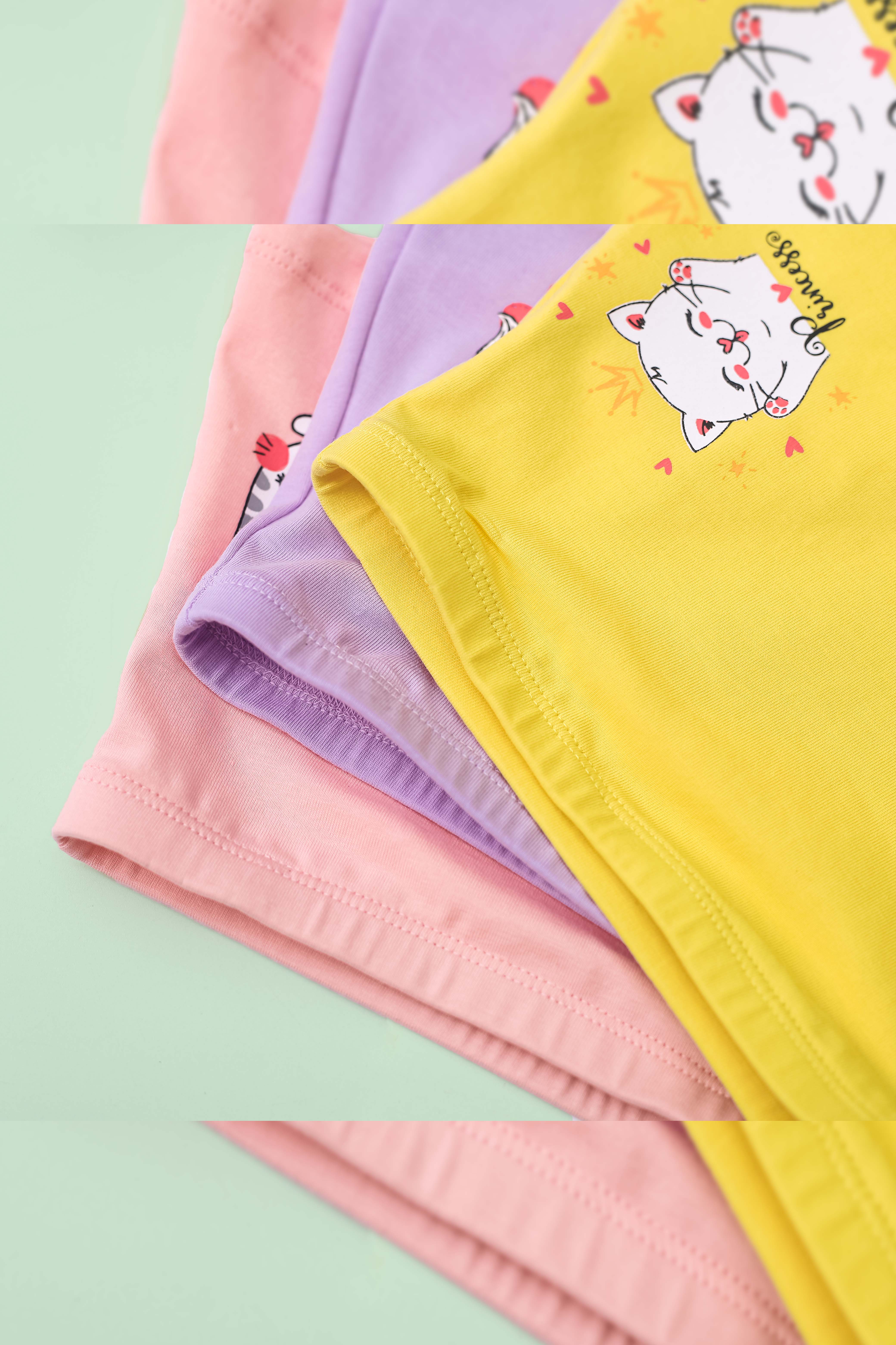 Quần chip bé gái in hình