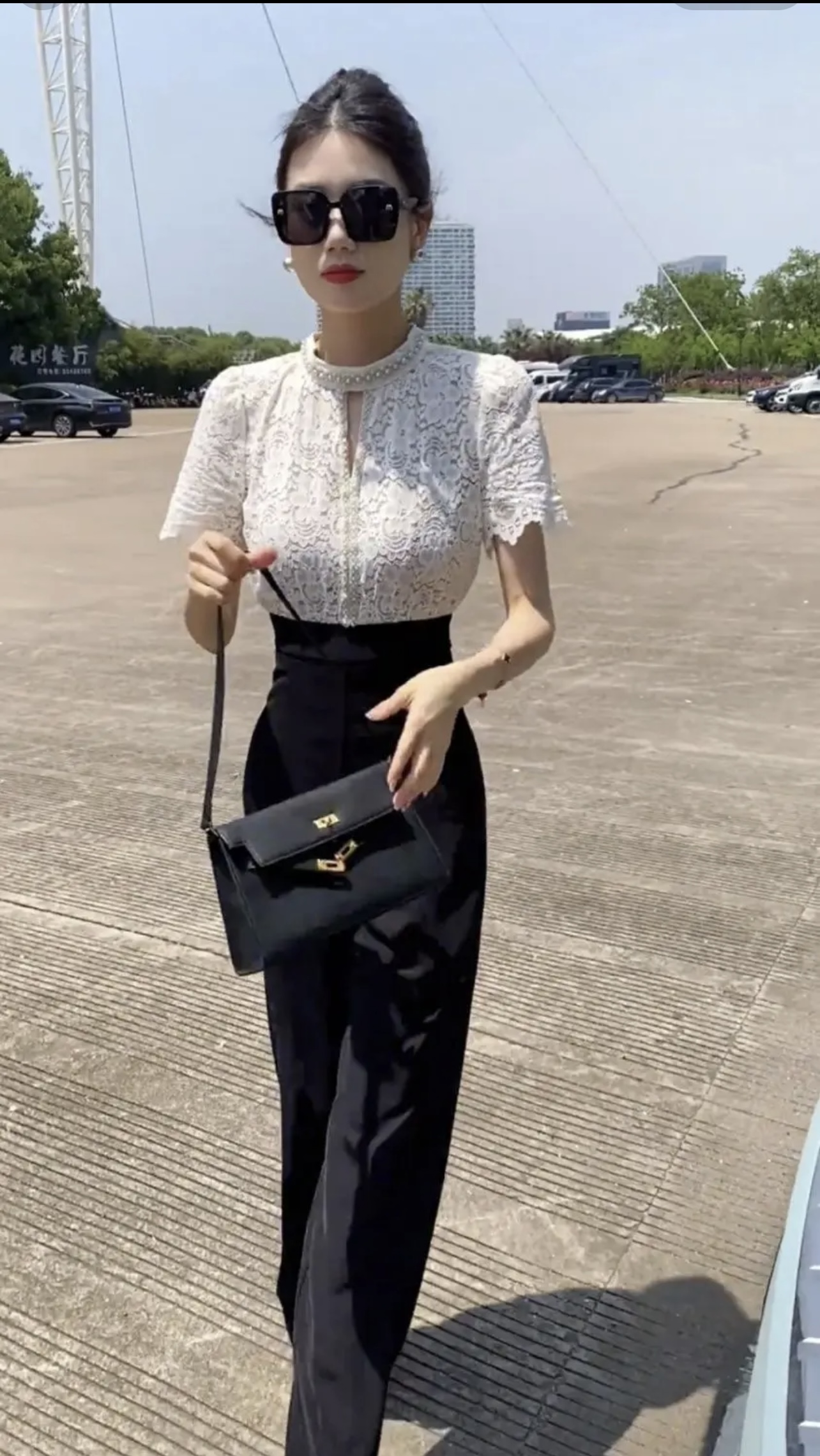 Jump phối ren cổ tròn đính đá phong cách_thumbnail_2