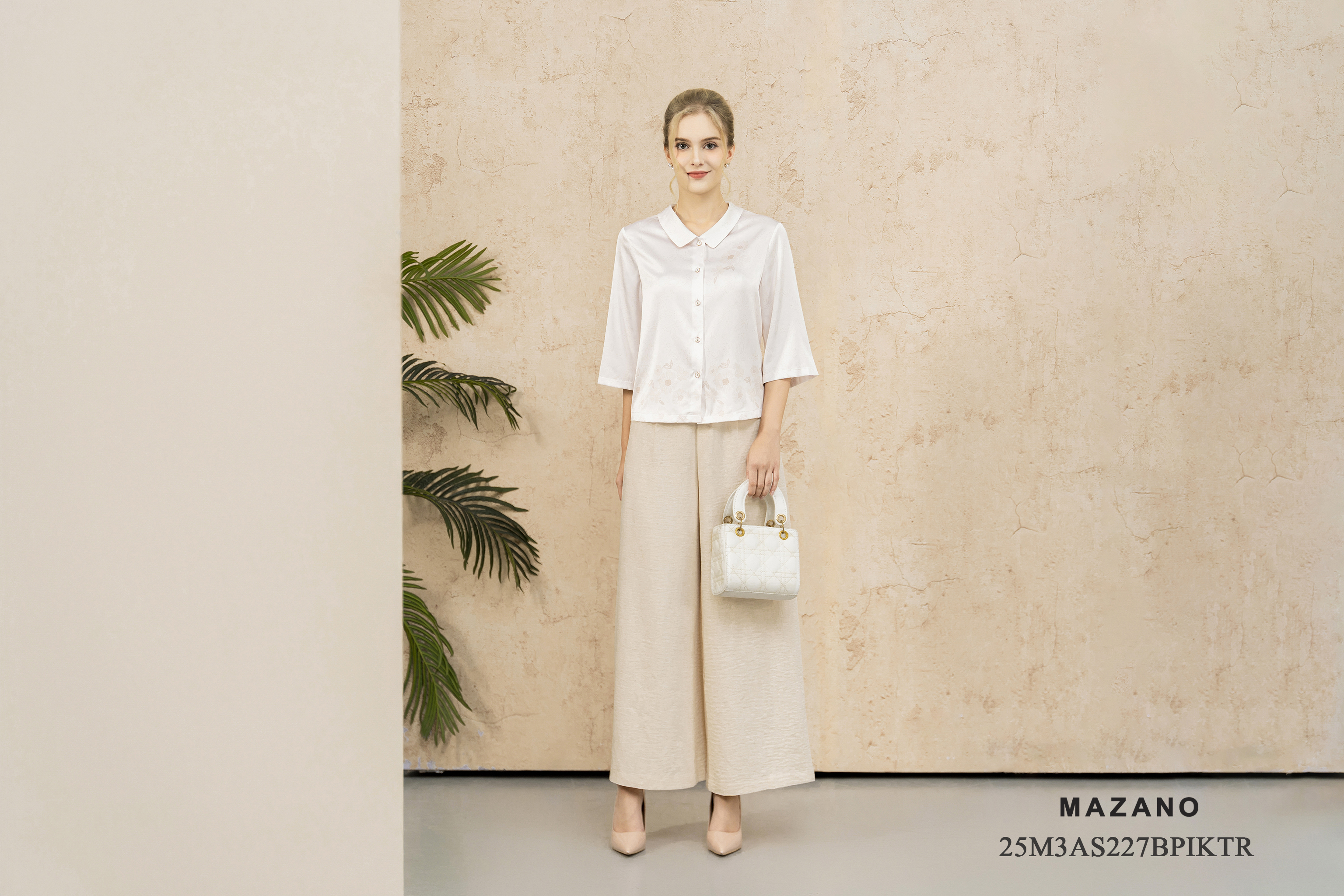 Áo sơ mi cài khuy Suông Vải lụa in họa tiết cách điệu Cổ bẻ cài khuy Tay lỡ Dài dưới eo