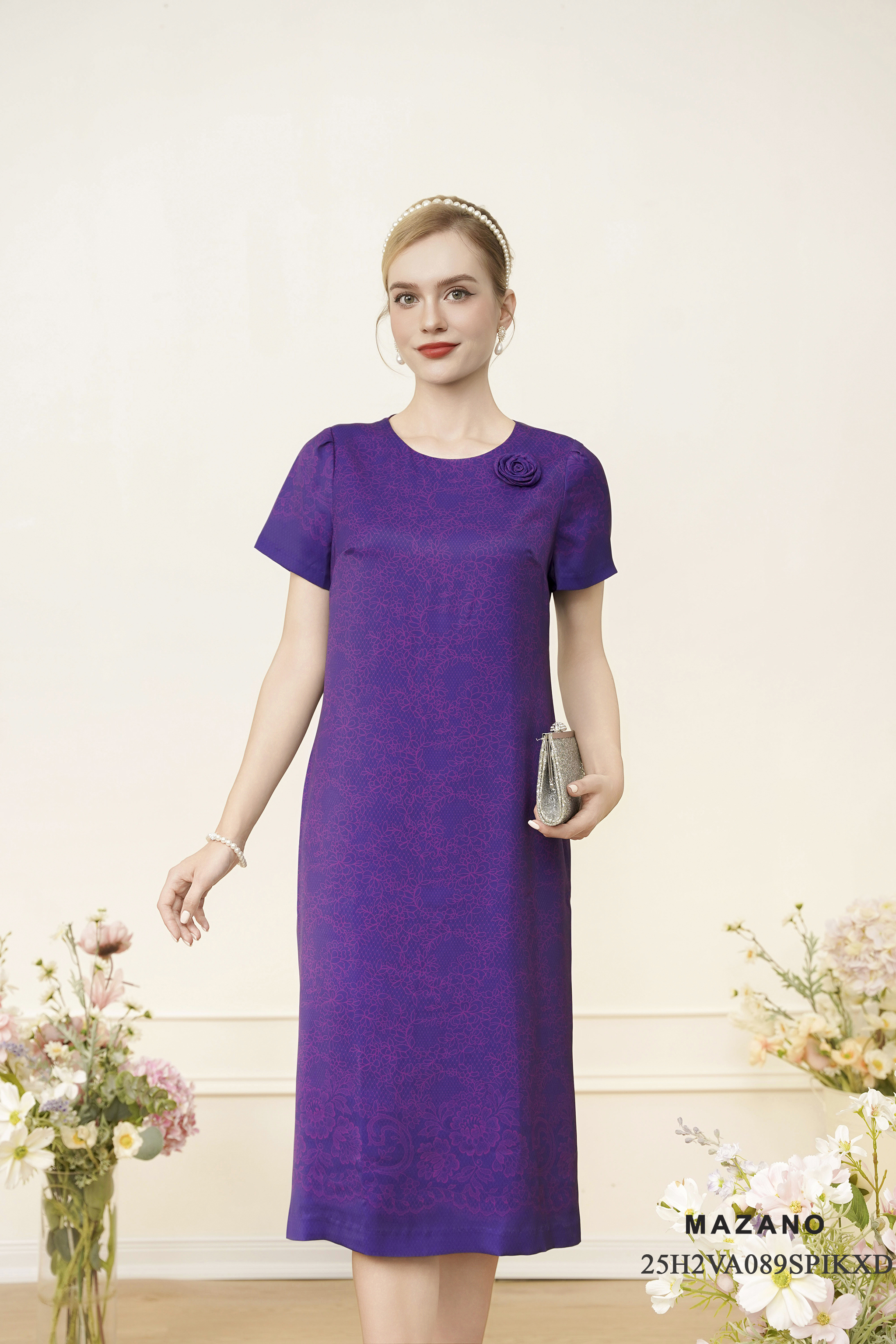 Váy Đầm Suông Vải thô mặt lụa Hoạ tiết ren Cổ tròn Tay ngắn Dài ngang bắp chân đính hoa trang trí_thumbnail_1