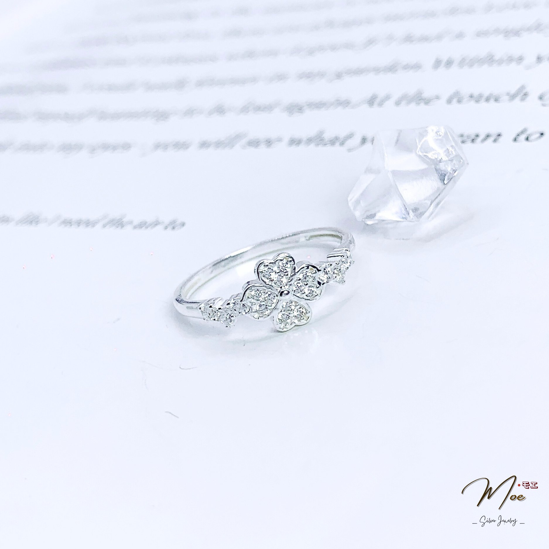 N156 - Nhẫn cỏ 4 lá pha lê