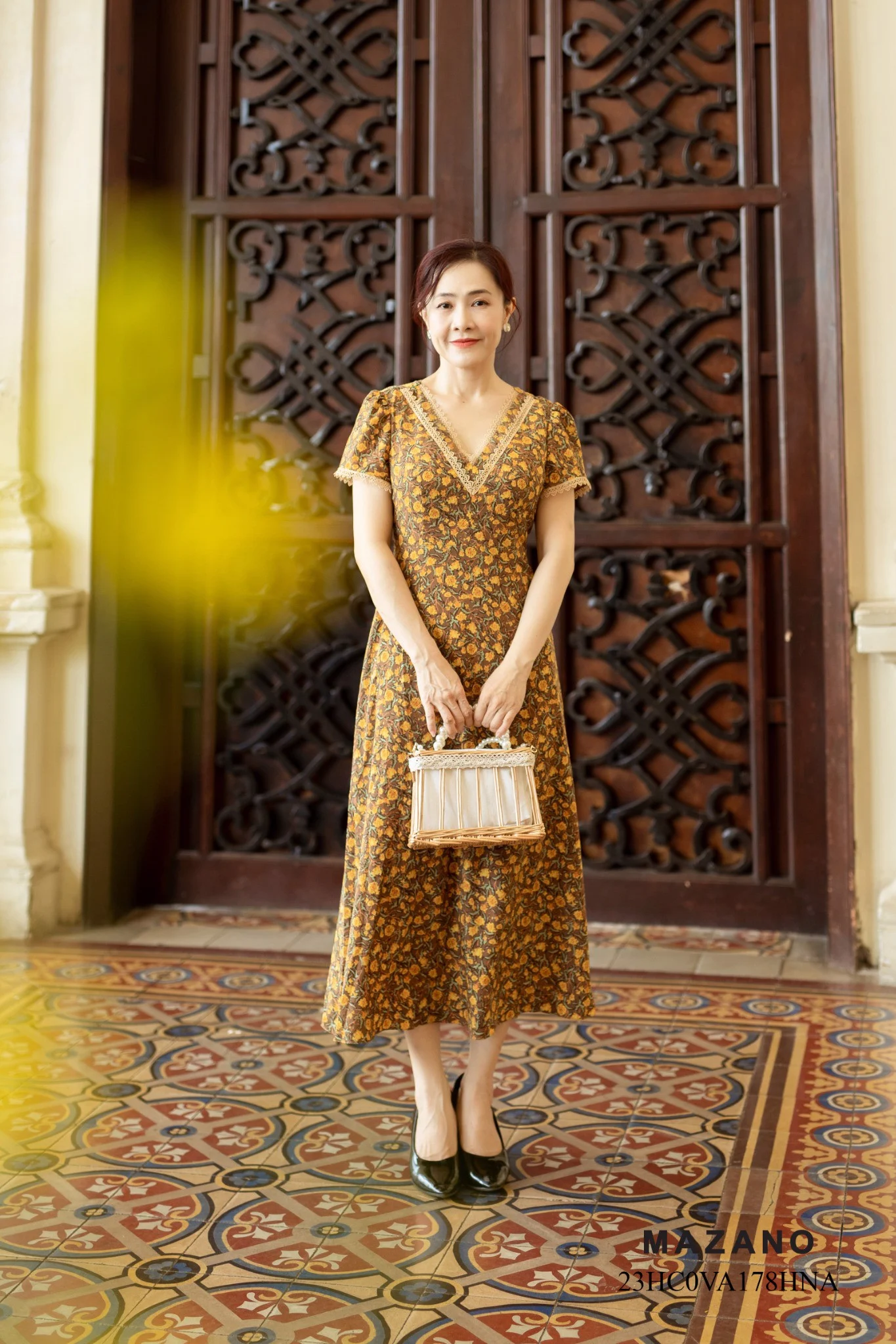 Váy Đầm Ôm Vải chiffon dày Hoạ tiết hoa nhí Cổ V phối ren Tay ngắn Dài ngang bắp chân_thumbnail_3