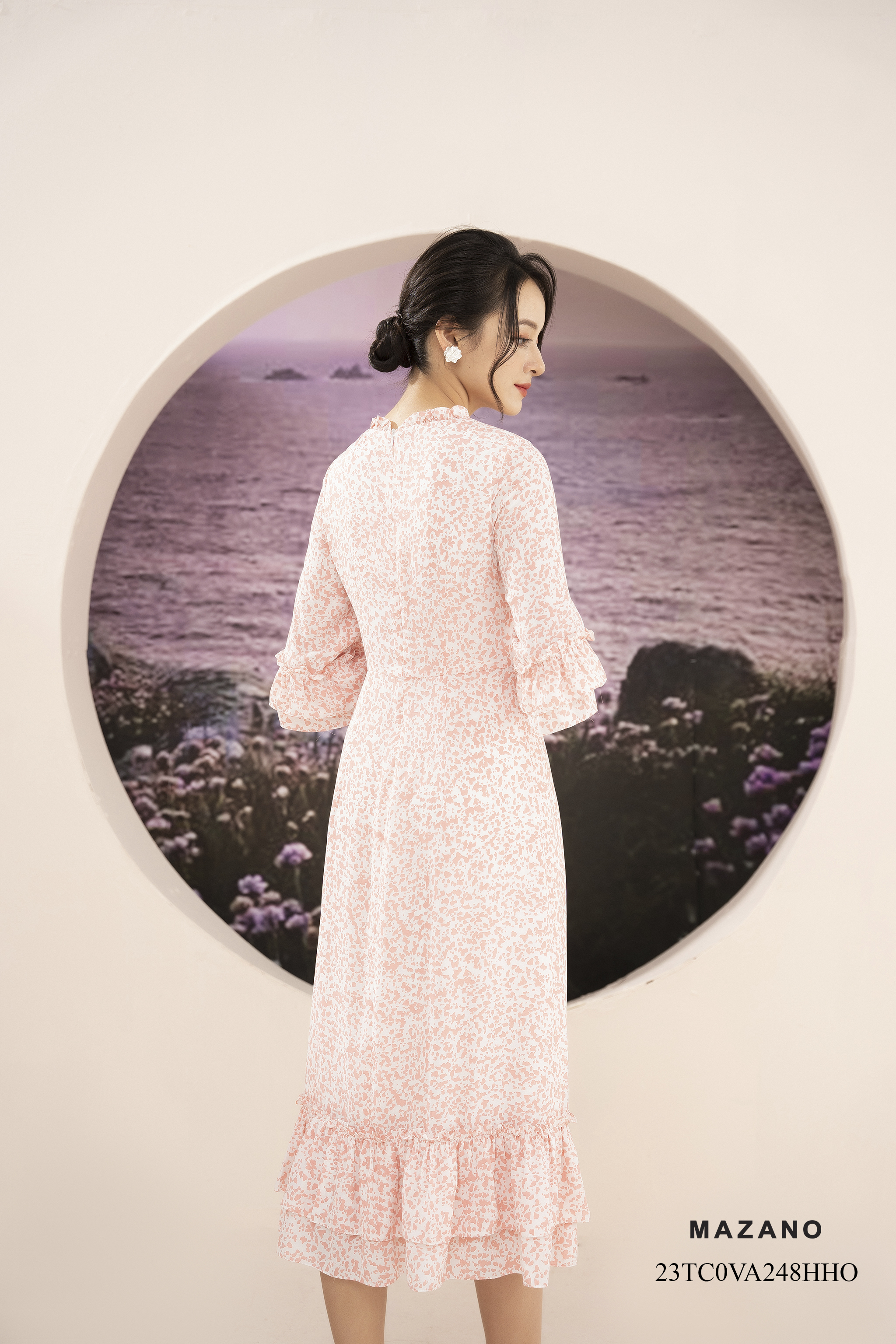 Đầm bùng eo chân bèo tầng