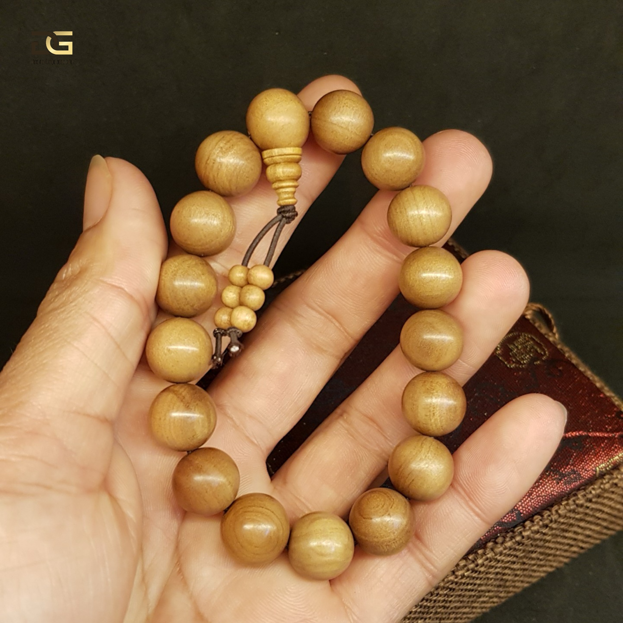 12mm (17 Hạt) Vòng Tay Đàn Hương Rừng Ấn Độ_thumbnail_7