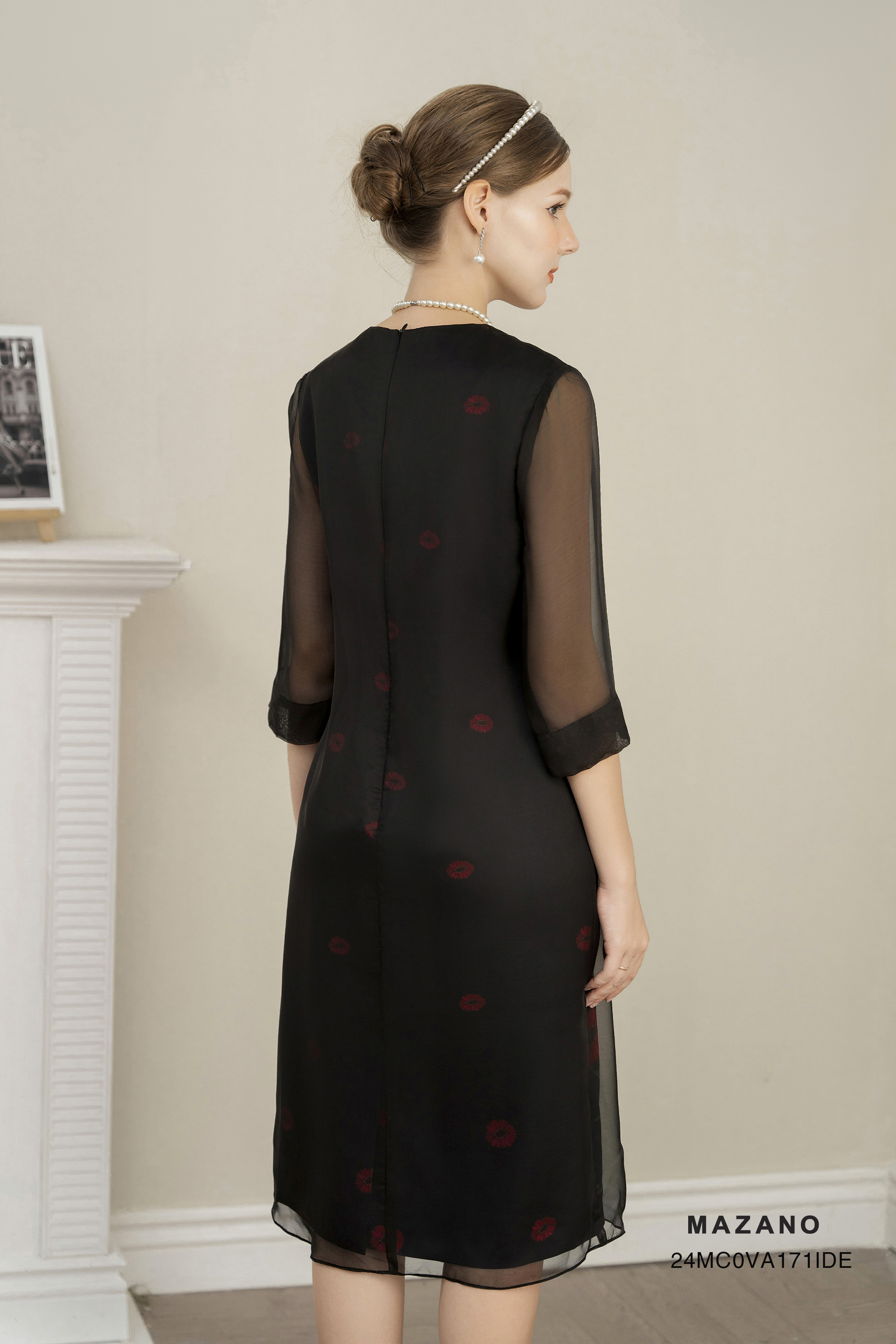 Đầm suông Voan tơ phủ trên vải thô Họa tiết Hoa cách điệu cổ tròn vừa tay lỡ Dài qua gối_thumbnail_5