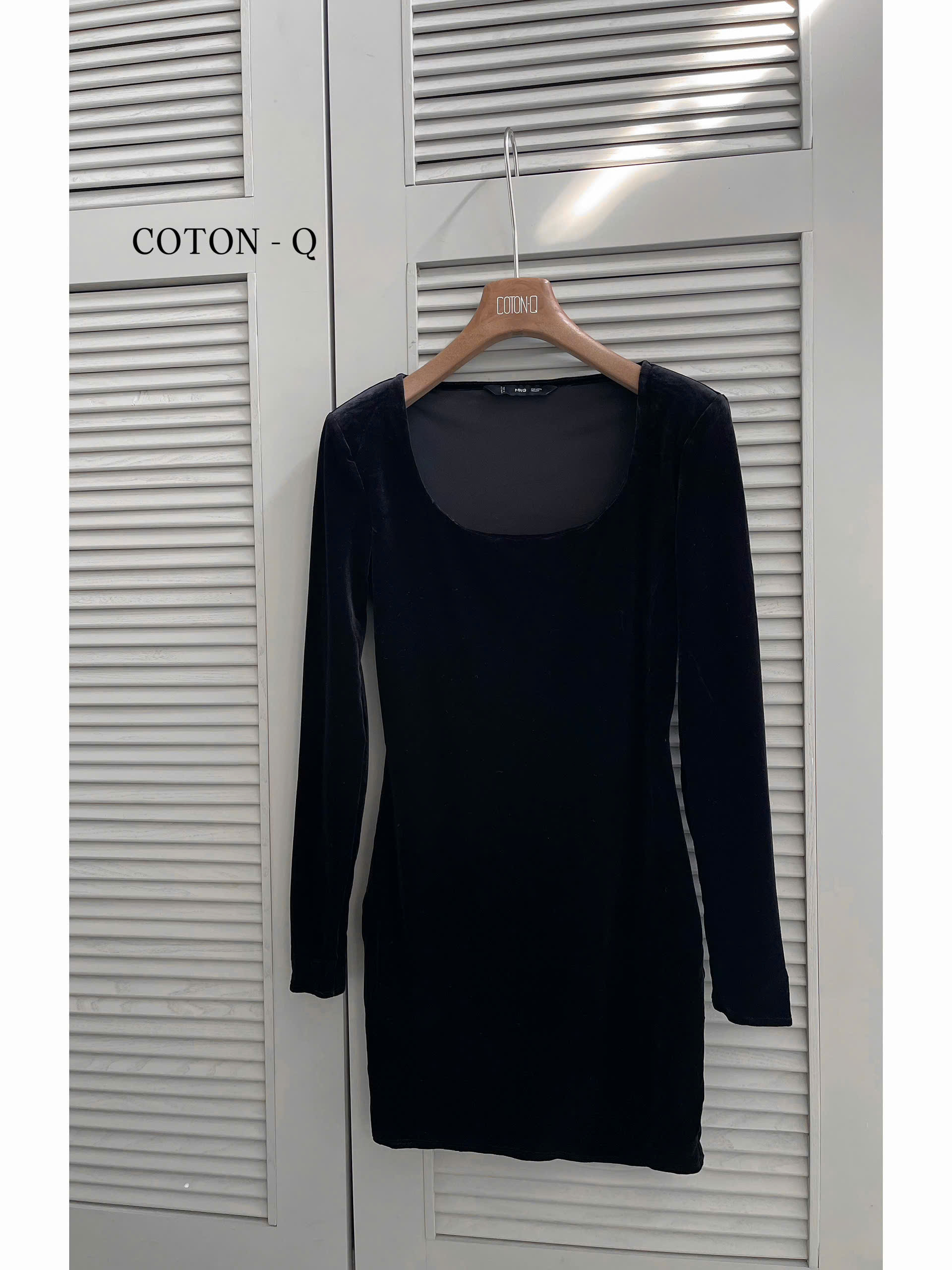 HV49 Đầm nhung tay dài