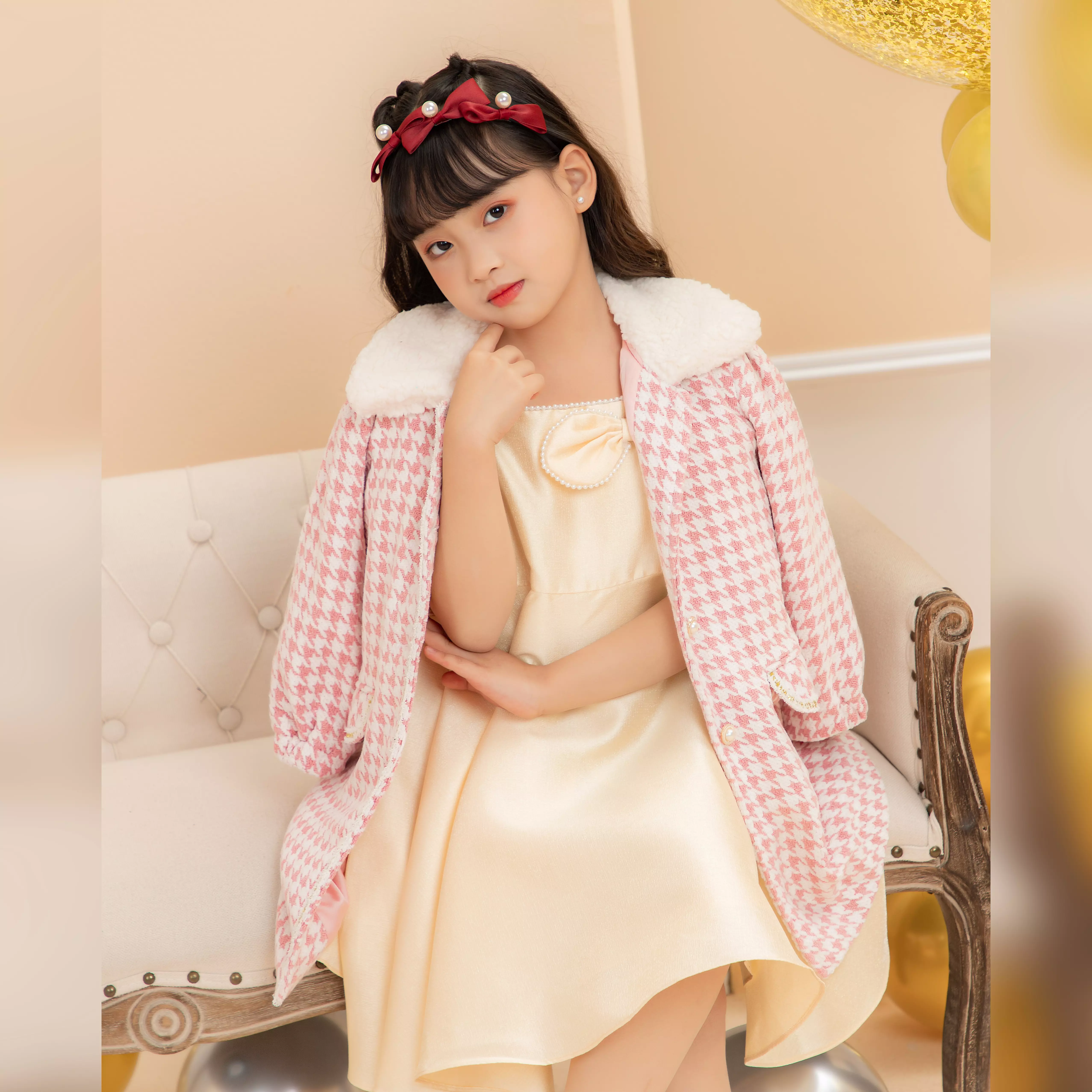 Áo khoác phối viền cổ lông_thumbnail_2