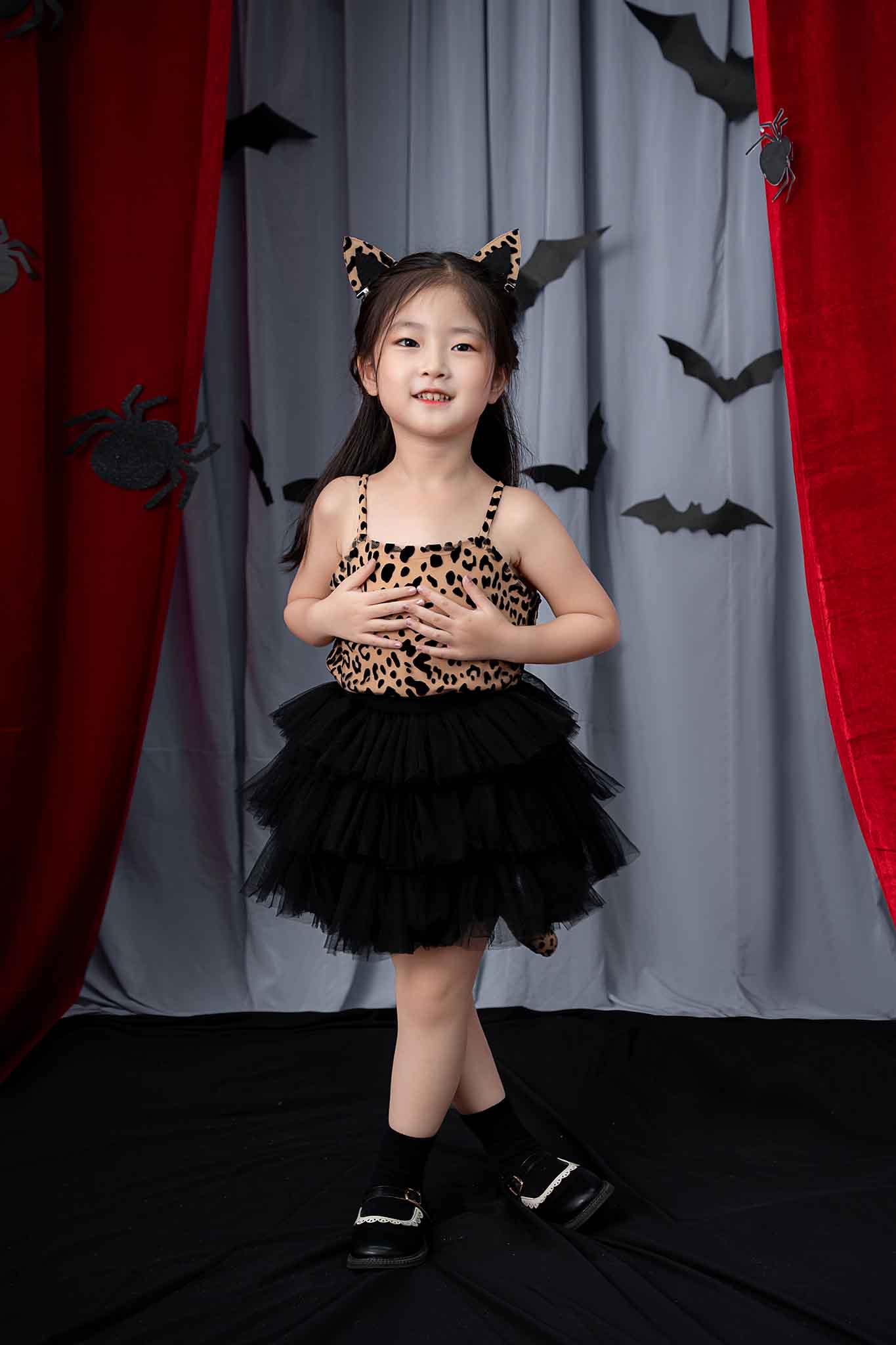 Set hoá trang Báo đen_thumbnail_3