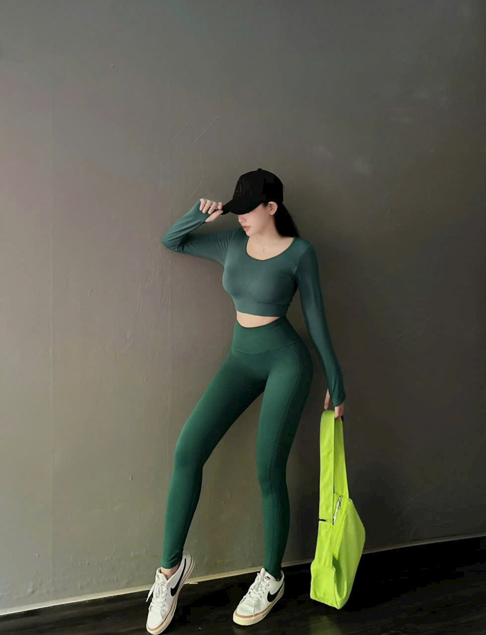 Áo Croptop Thể Thao Nữ Dáng Dài Xỏ Ngón_thumbnail_21
