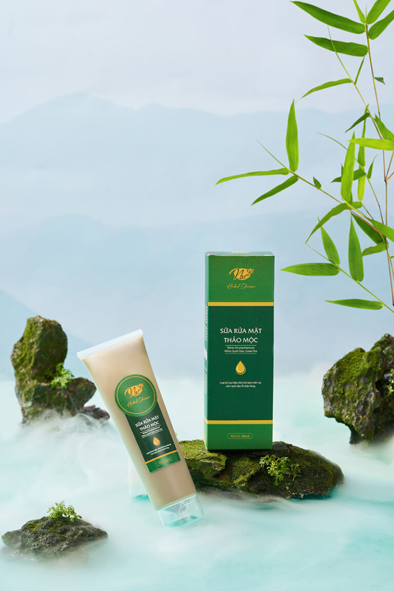 Sữa rửa mặt thảo mộc