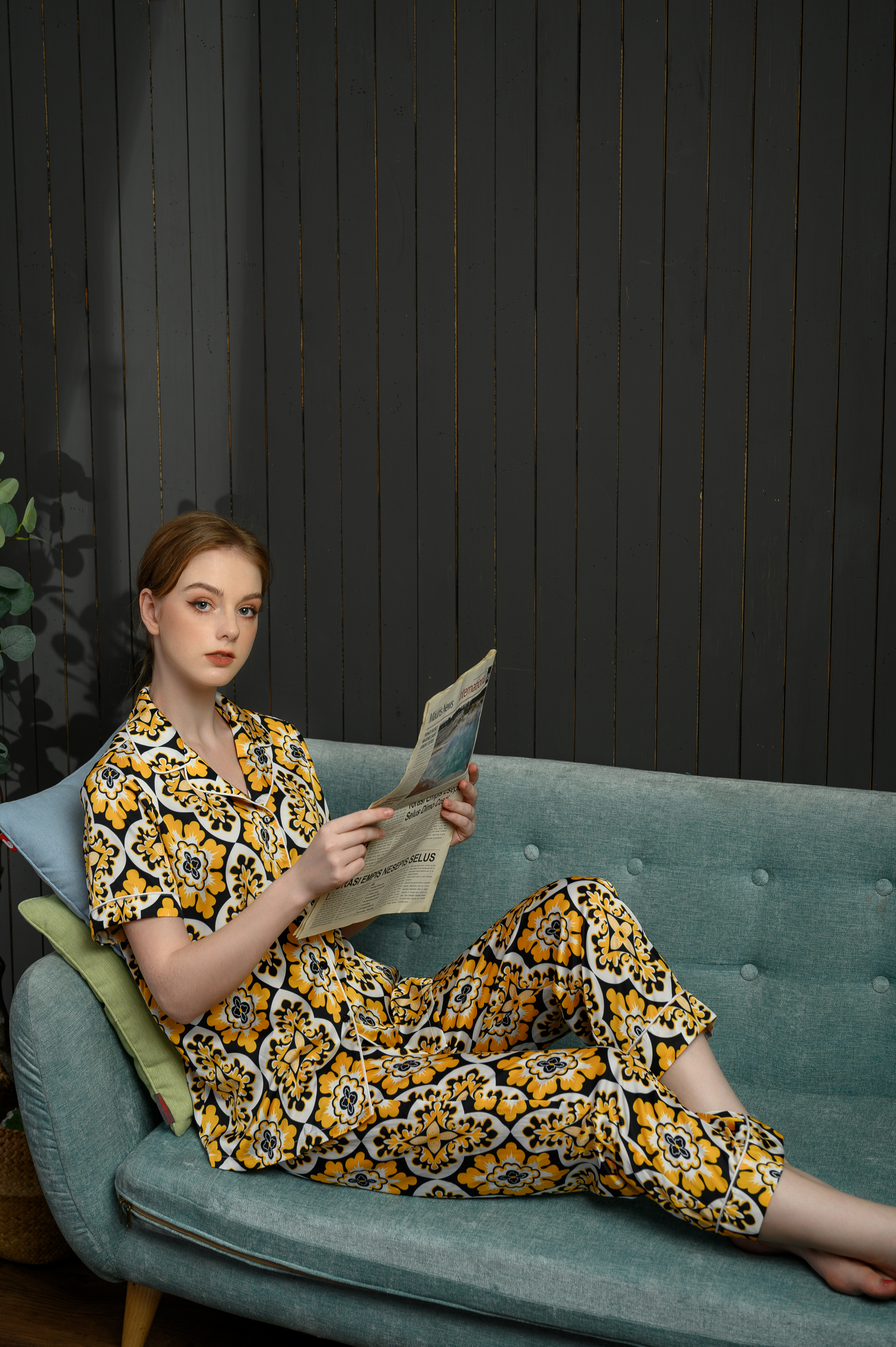 Bộ đồ Pijama nền vàng họa tiết cộc tay_thumbnail_3