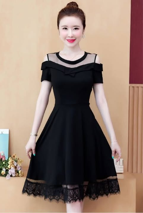 13177-Đầm xòe khoét vai cổ cách điệu vạt váy phối ren_thumbnail_1