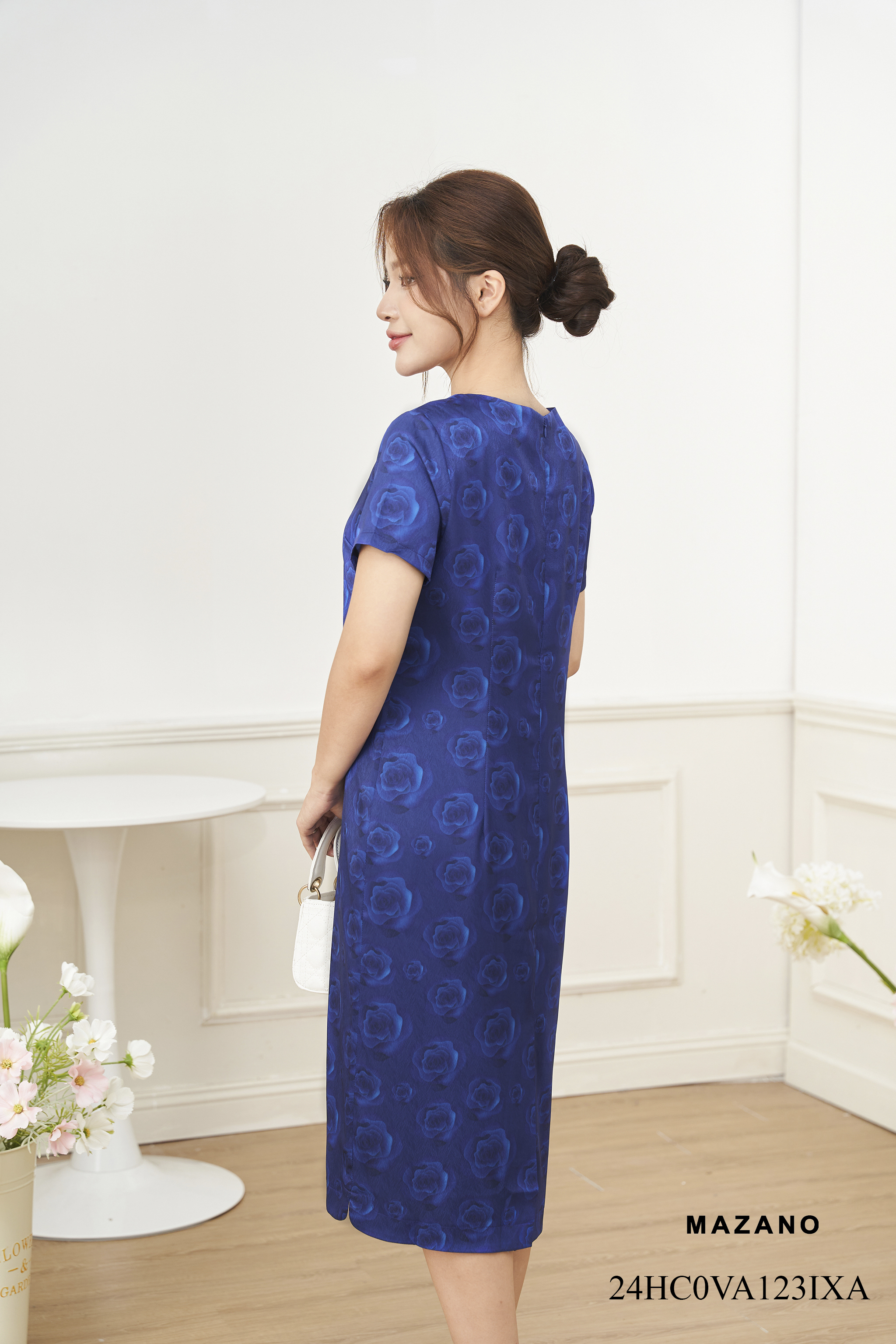 Váy Đầm Suông Vải lụa mỏng vân gỗ Hoạ tiết hoa in chìm cách điệu Cổ tròn Tay cộc Dài đến bắp-đ  1_thumbnail_5