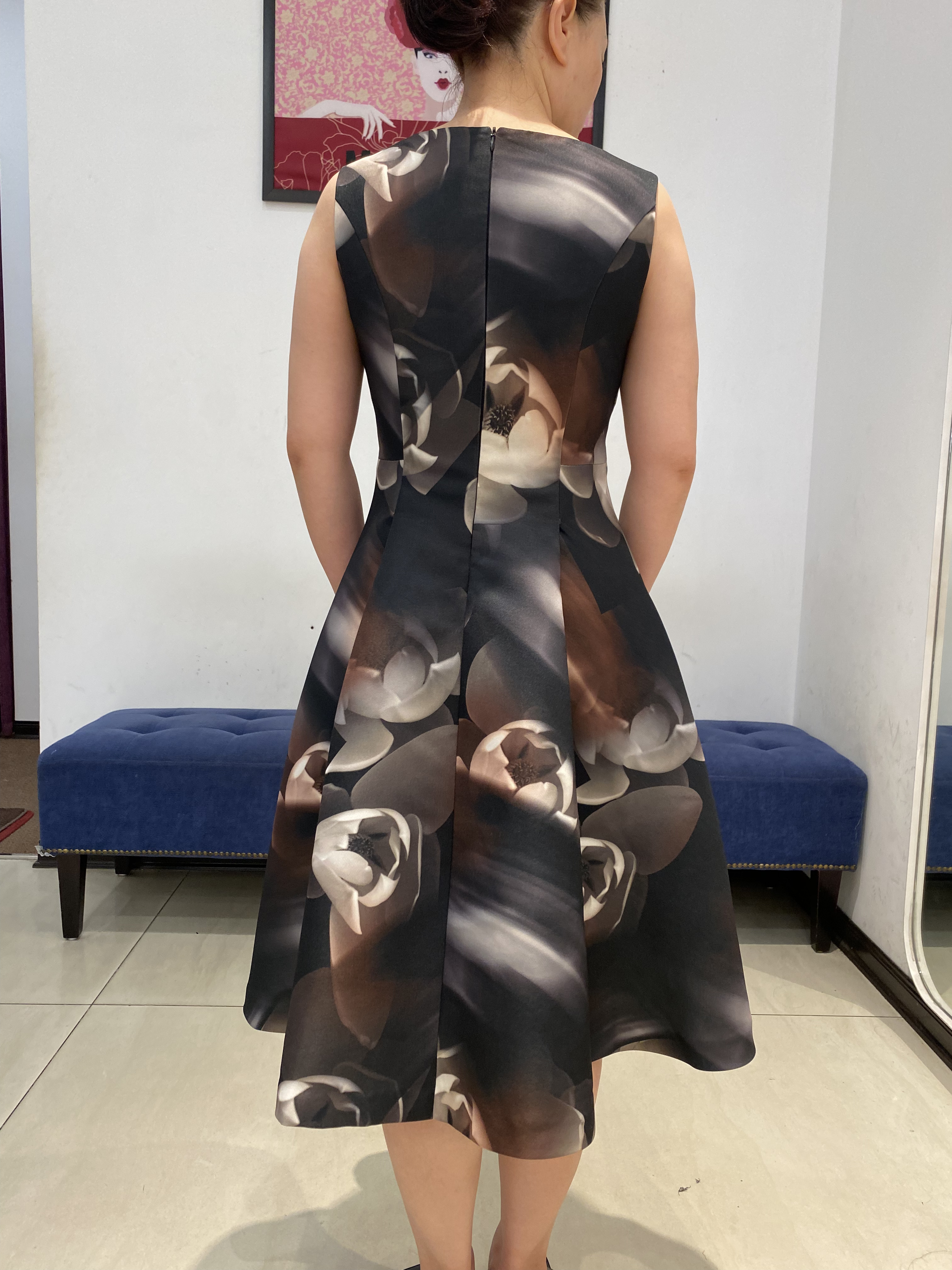 Đầm thân ôm hoa xám sát tay_thumbnail_3