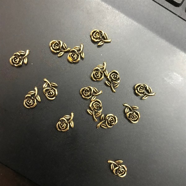 Charm hoa hồng kim loại - mã 03