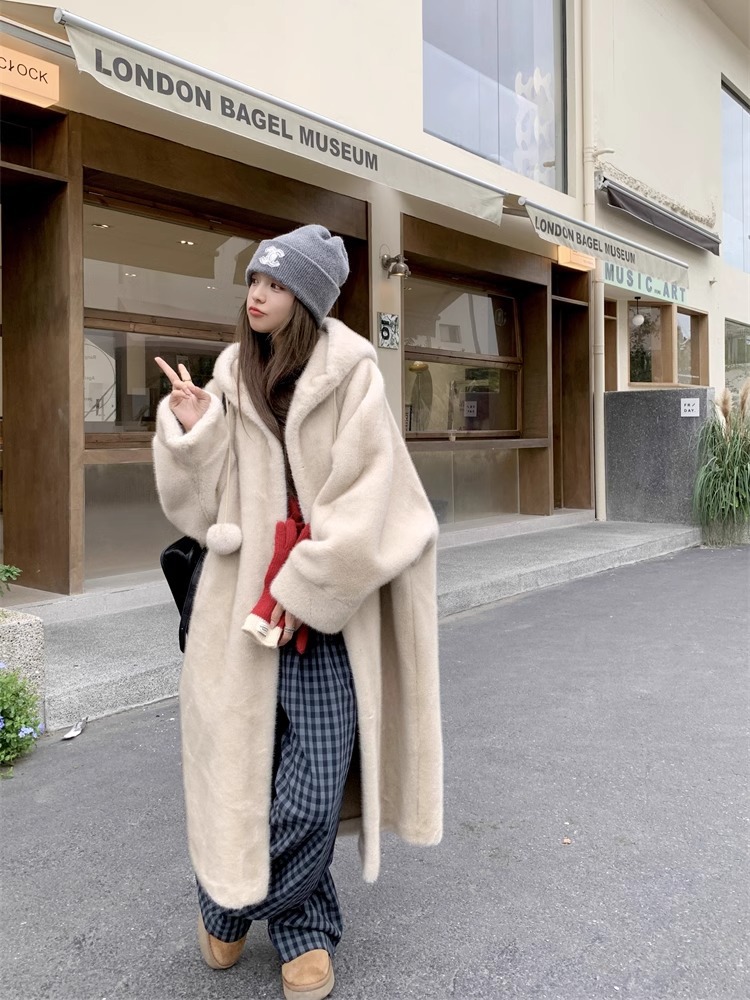 Áo Khoác Dài Lông Nhân Tạo PomPom