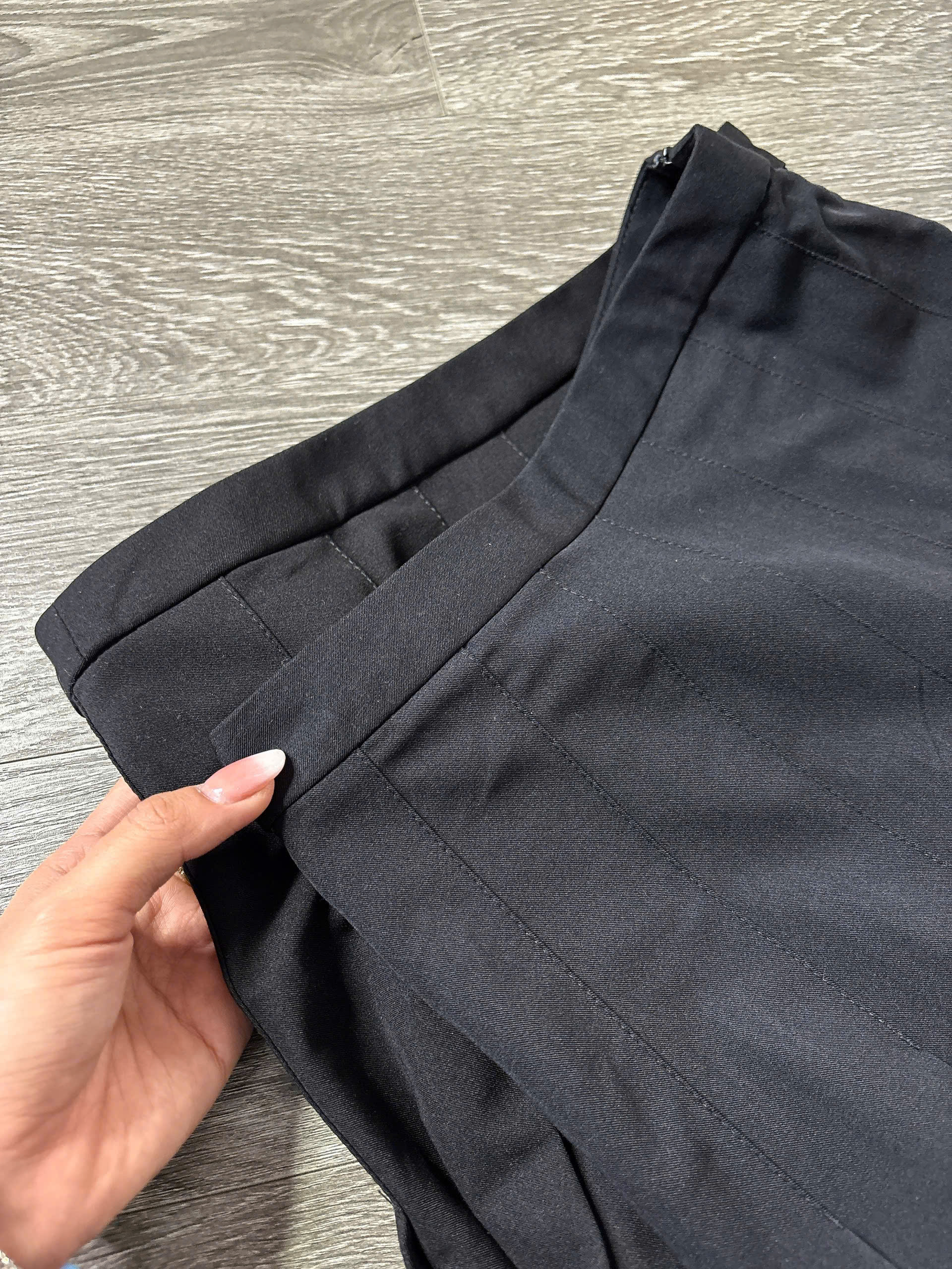 H54 CHÂN VÁY XẾP LY ĐEN_thumbnail_6