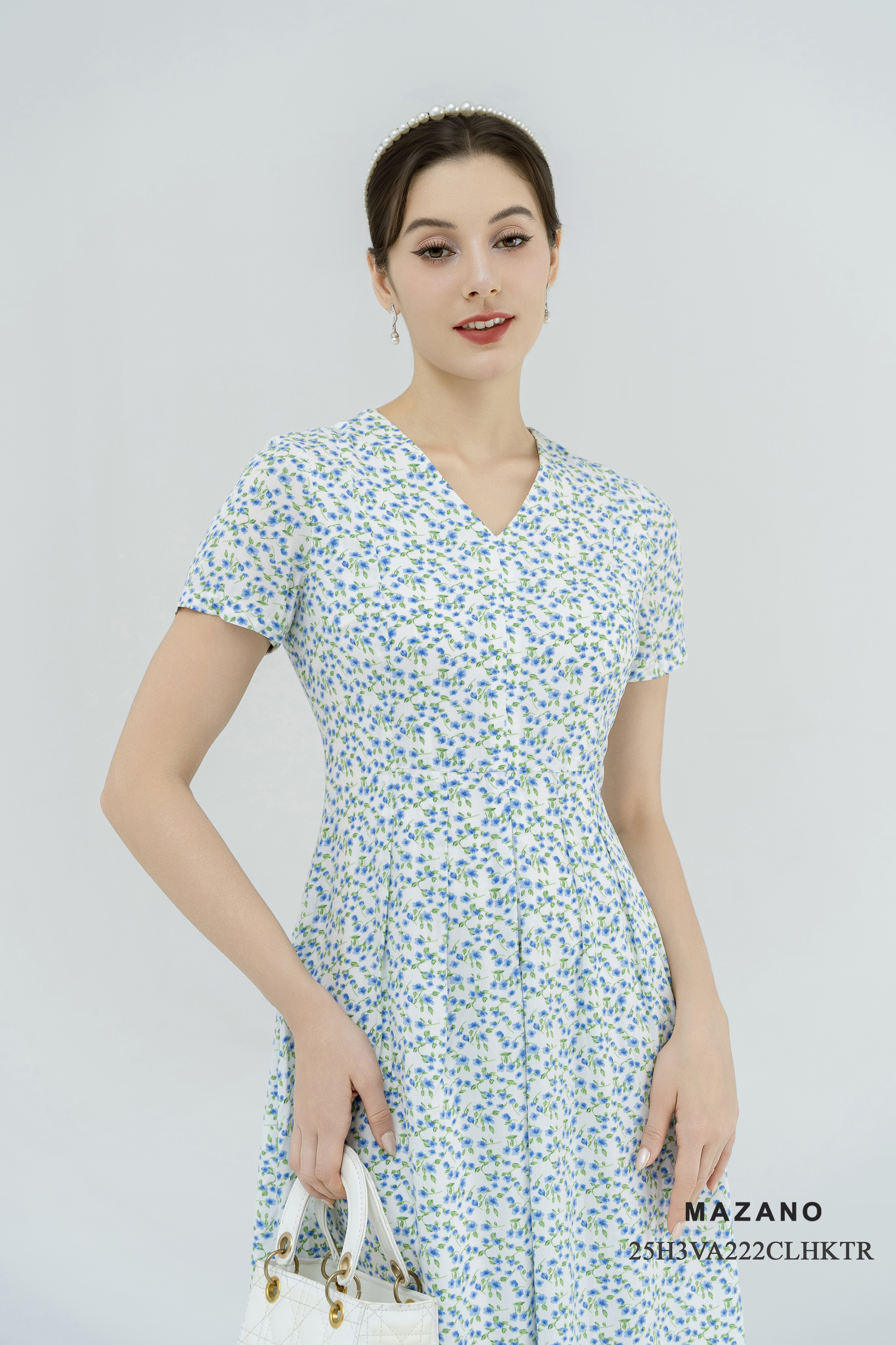 Váy Đầm thân suông nhẹ chân A xếp ly Vải Lanh hàn Họa tiết hoa nhí Cổ V Tay ngắn_thumbnail_3