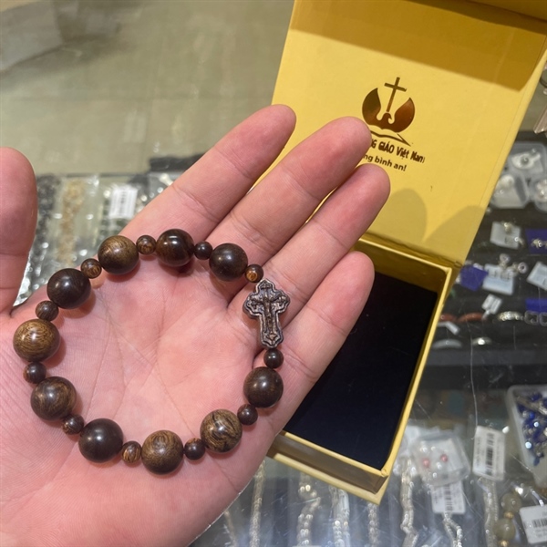 Vòng Mân Côi gỗ trầm Indo 12ly hàng đẹp