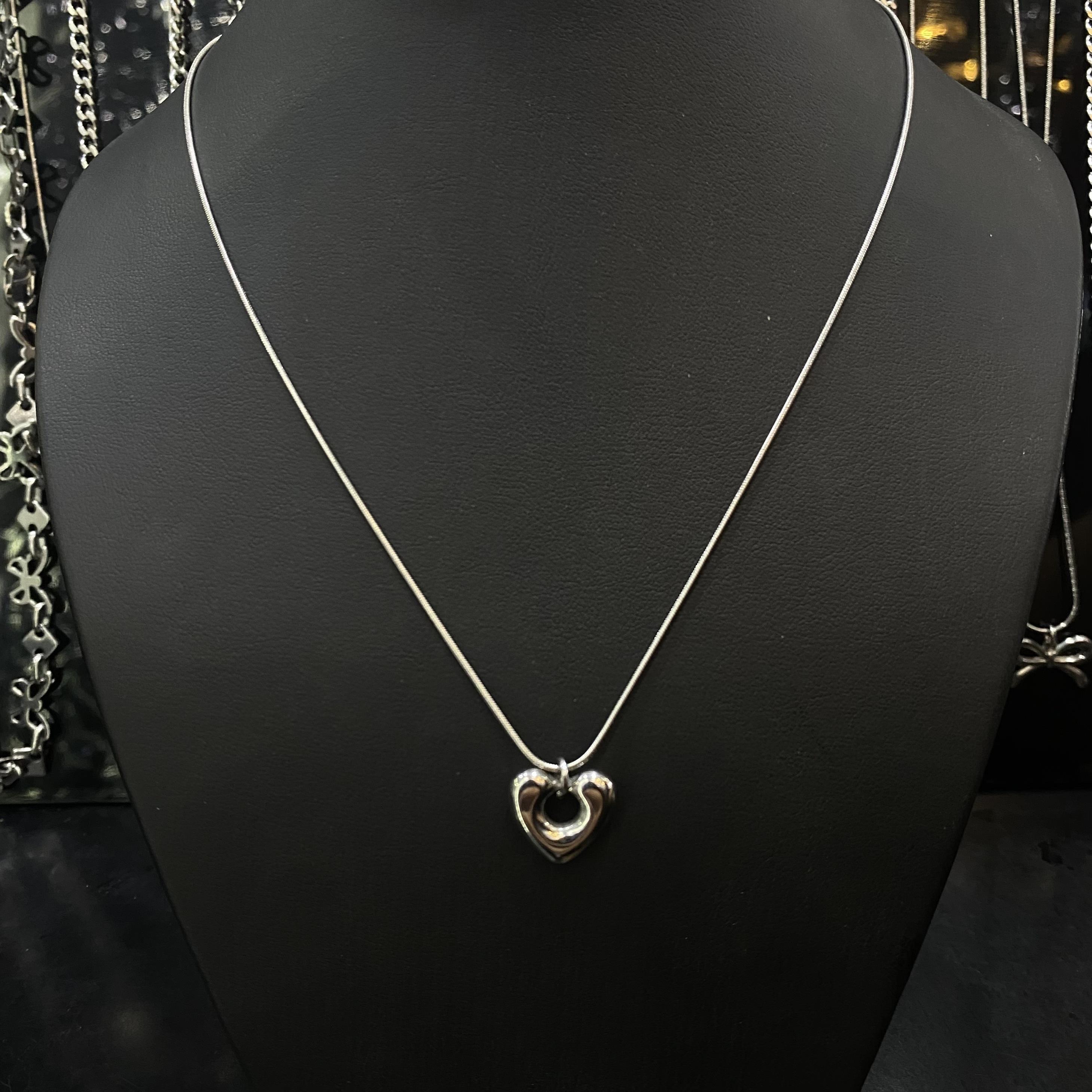 vòng cổ titan sợi mảnh trái tim cách điệu trơn_thumbnail_3