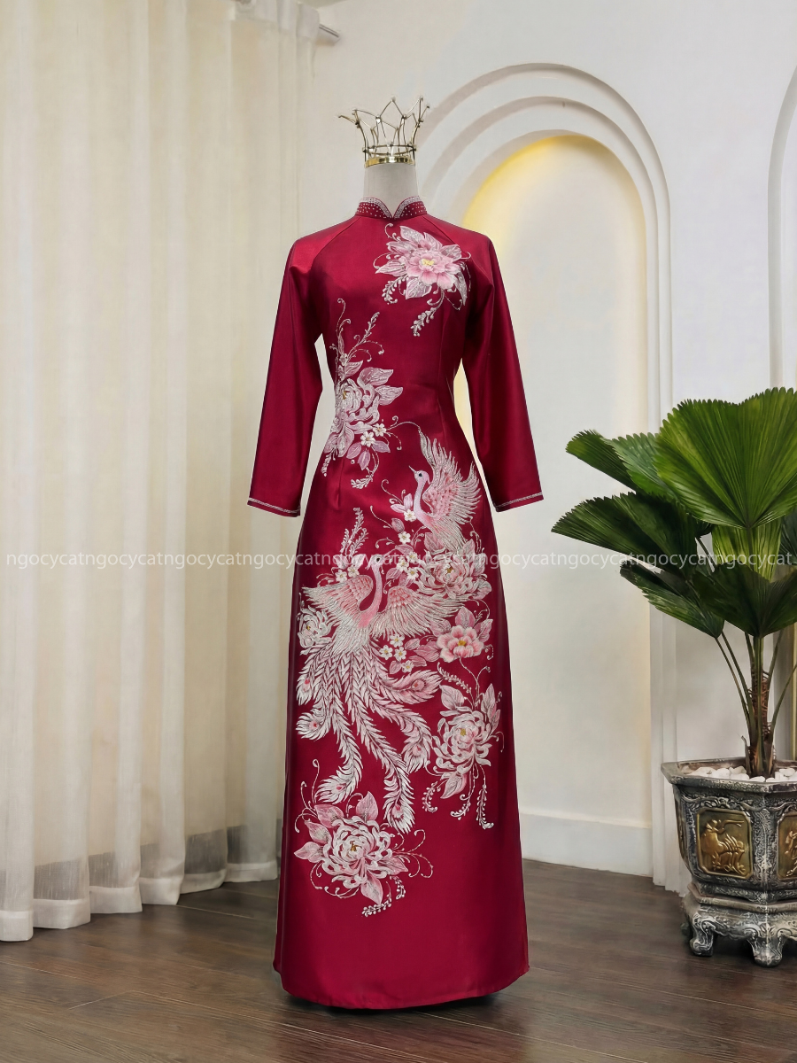Áo Dài Bà Sui Màu Đỏ Vẽ Hoa Bỉ Ngạn Đôi Phượng