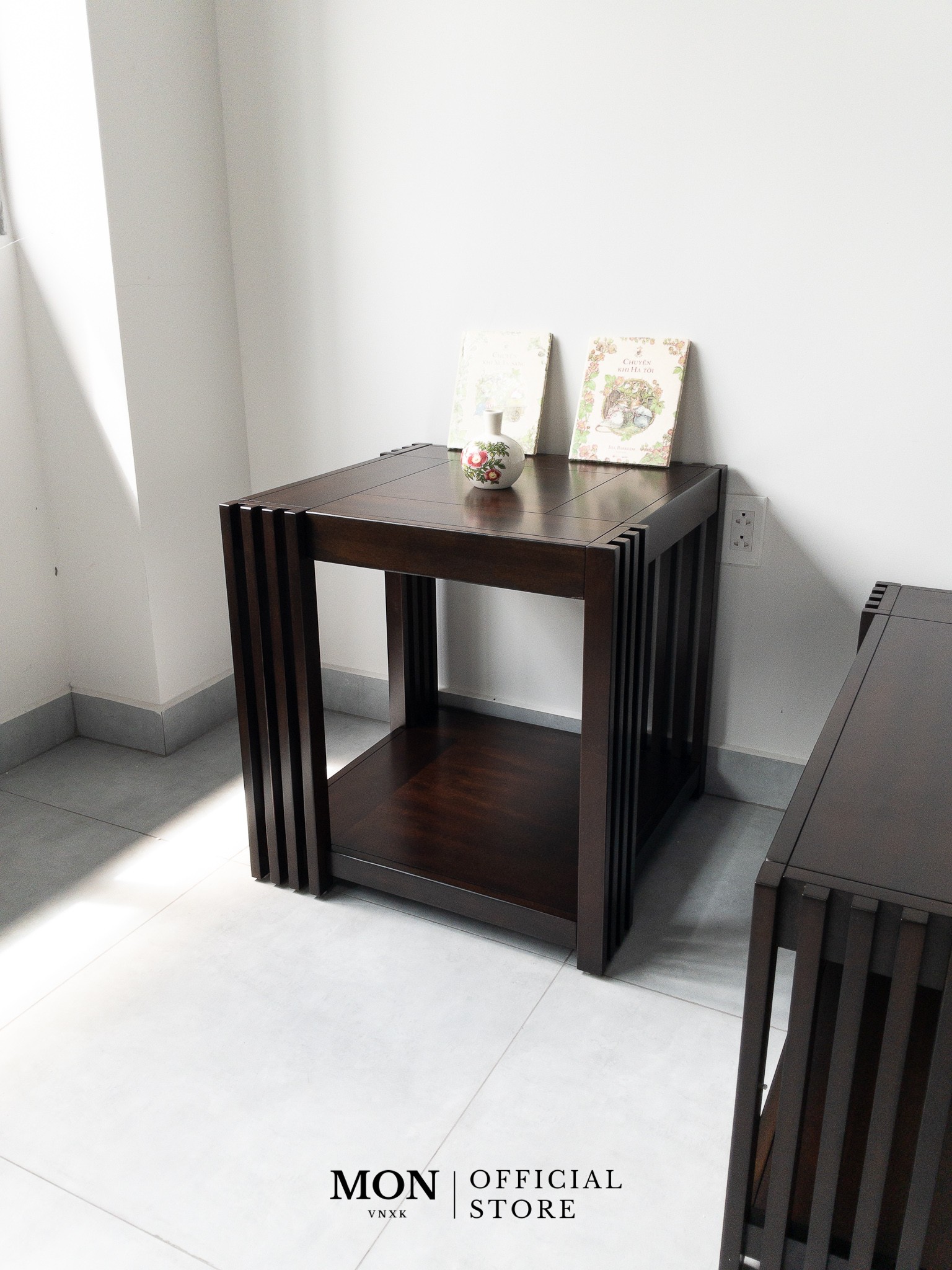 BÀN TRANG TRÍ ROOMS TO GO