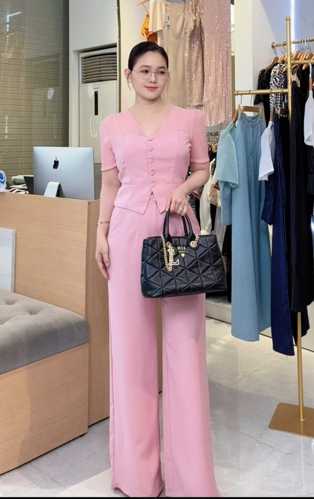 Set bộ đồ áo cổ V phối sọc phong cách_thumbnail_7