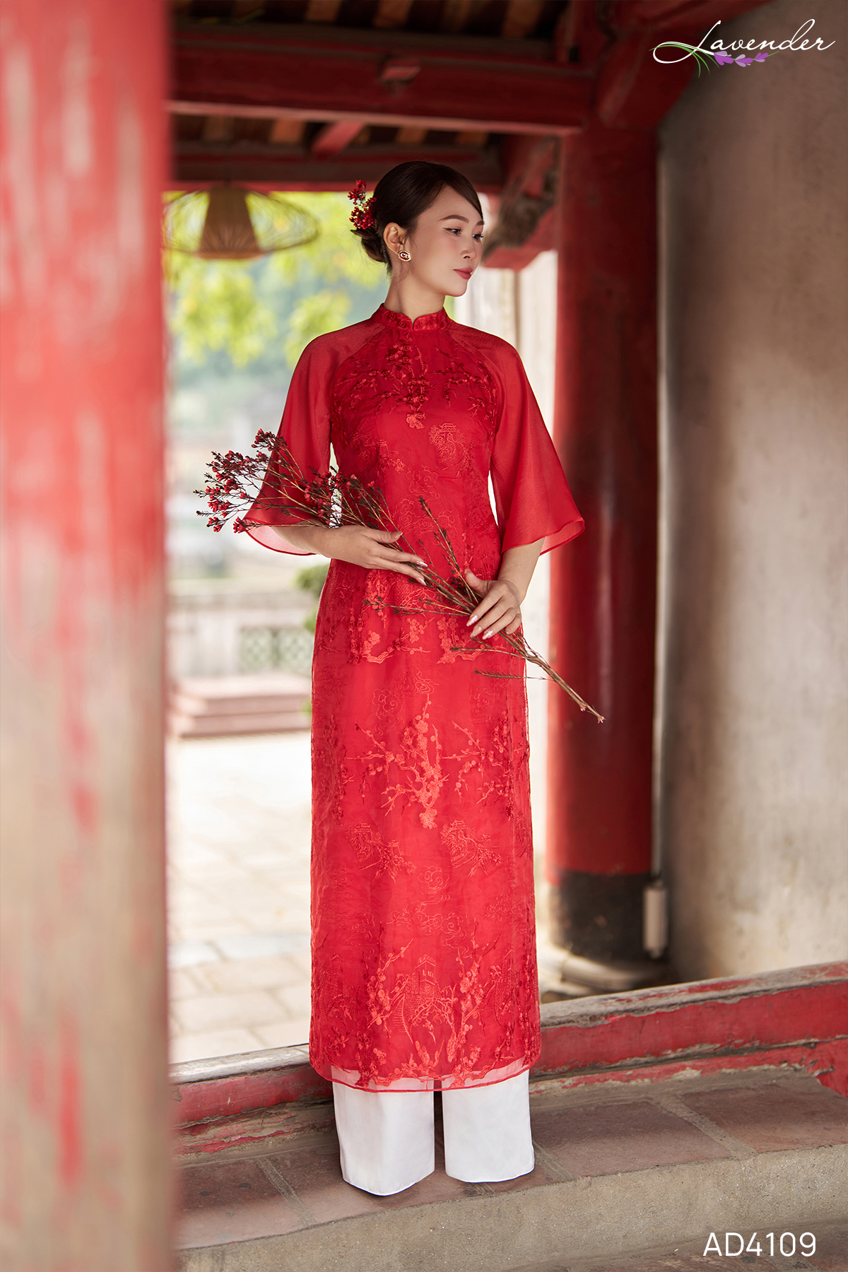 Áo dài tơ thêu hoa màu đỏ AD4109 