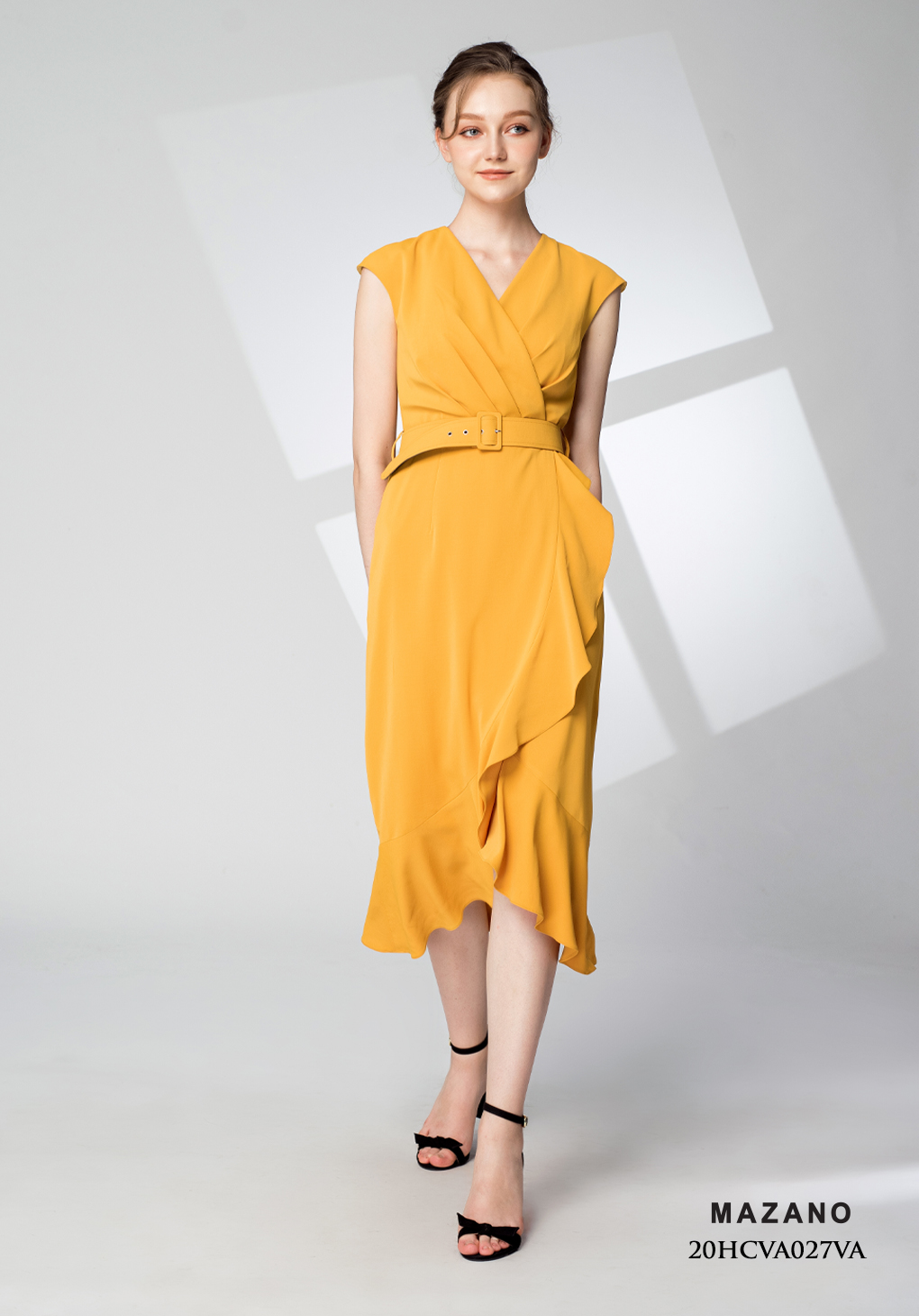 Đầm vàng chân bèo thắt dây lưng_thumbnail_0