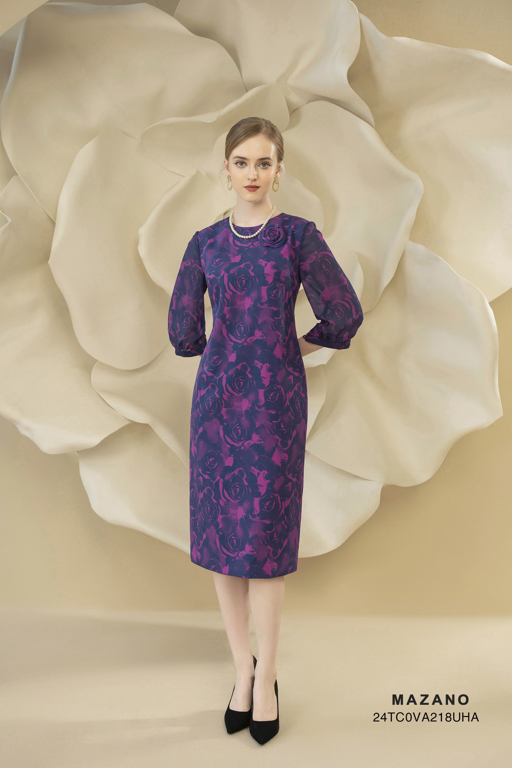 Váy Đầm suông Vải thô dày dặn kết hợp tay voan mỏng Họa tiết hoa hồng cách điệu Đính hoa cuốn Cổ tròn vừa Tay lỡ Dài tới bắp chân_thumbnail_5